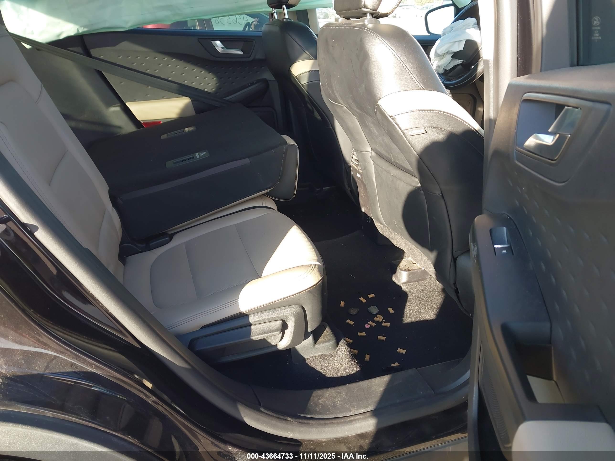 FORD ESCAPE image 8