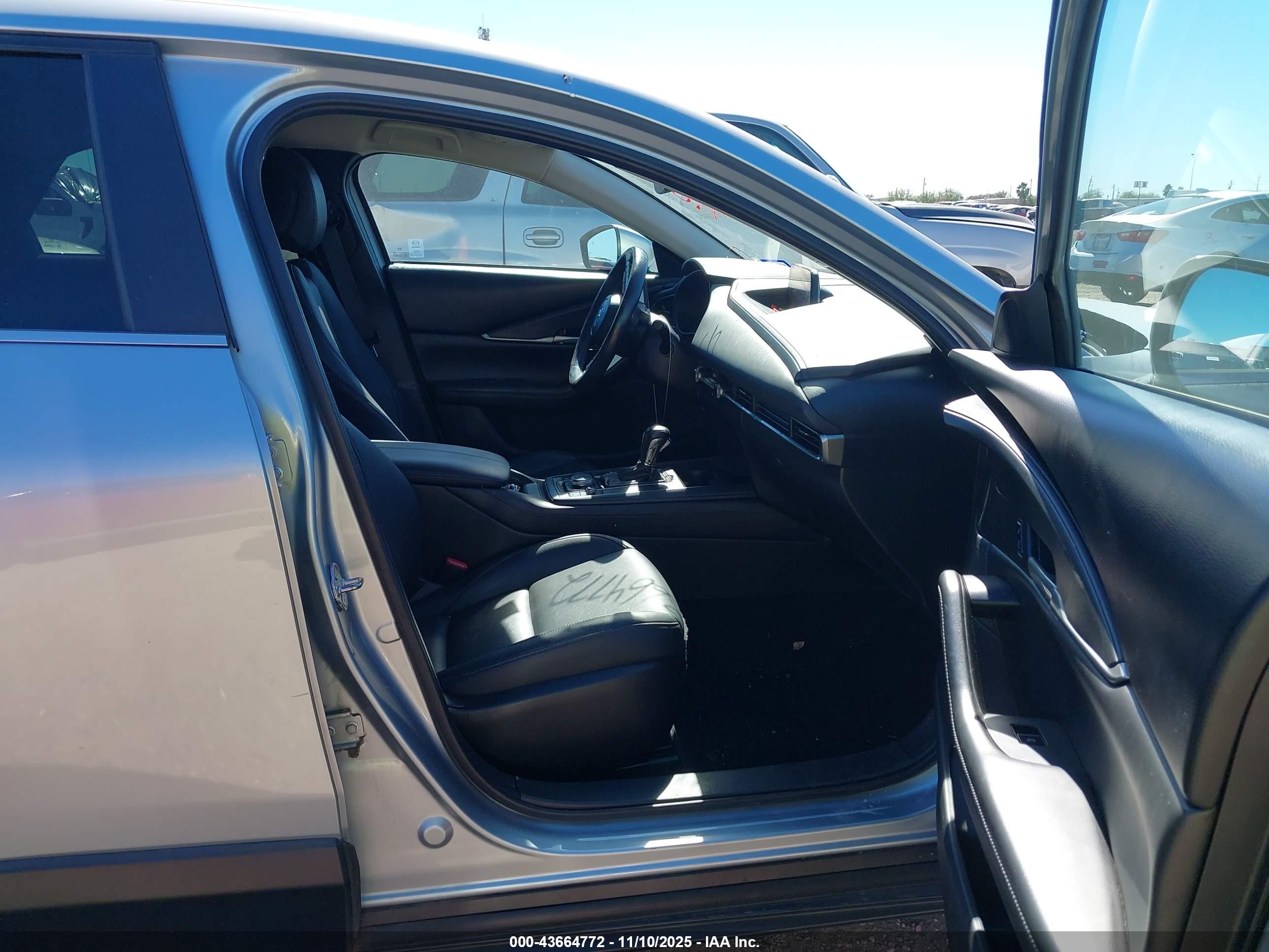 MAZDA CX-30 image 5