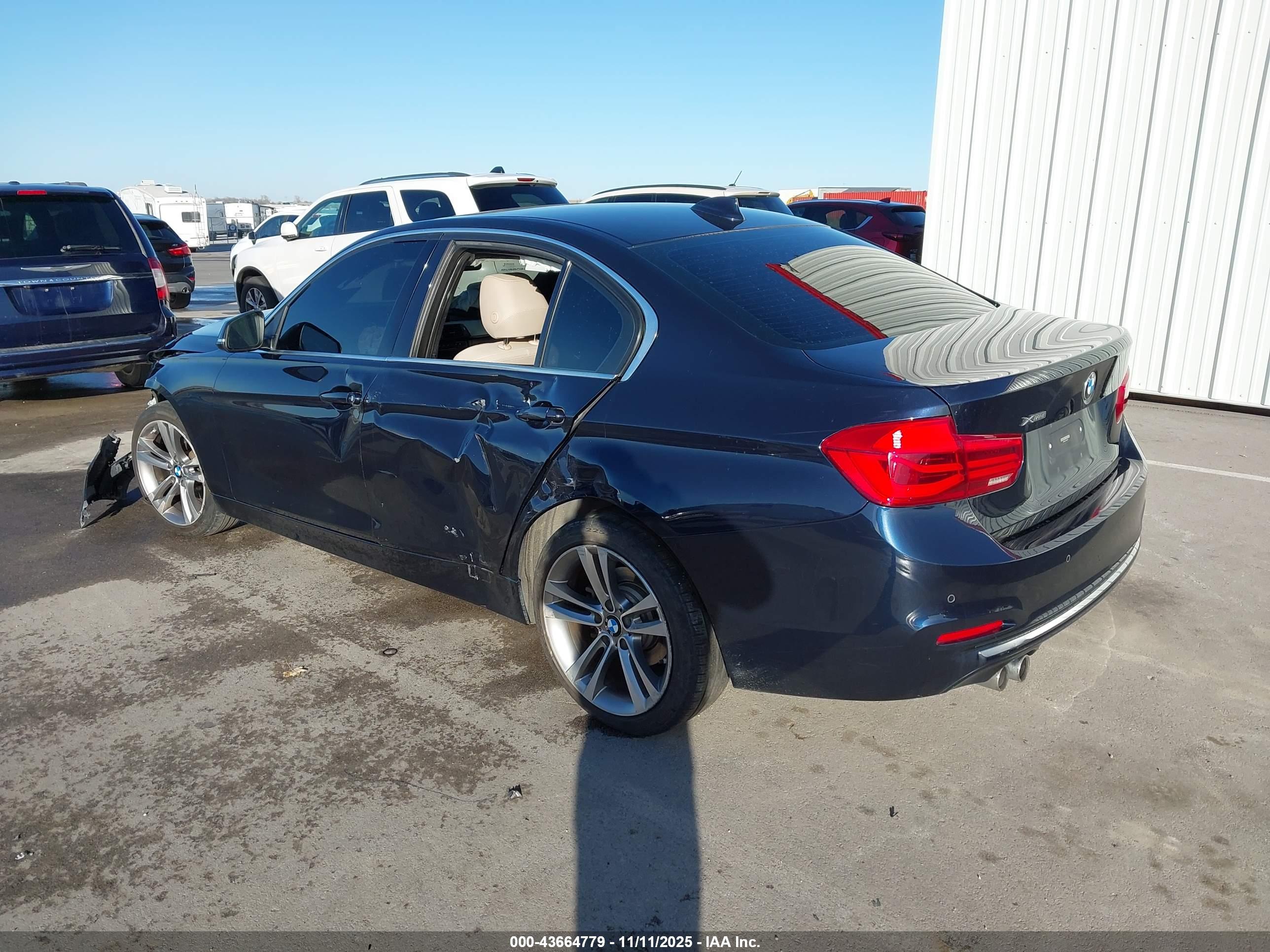 BMW 330I image 3