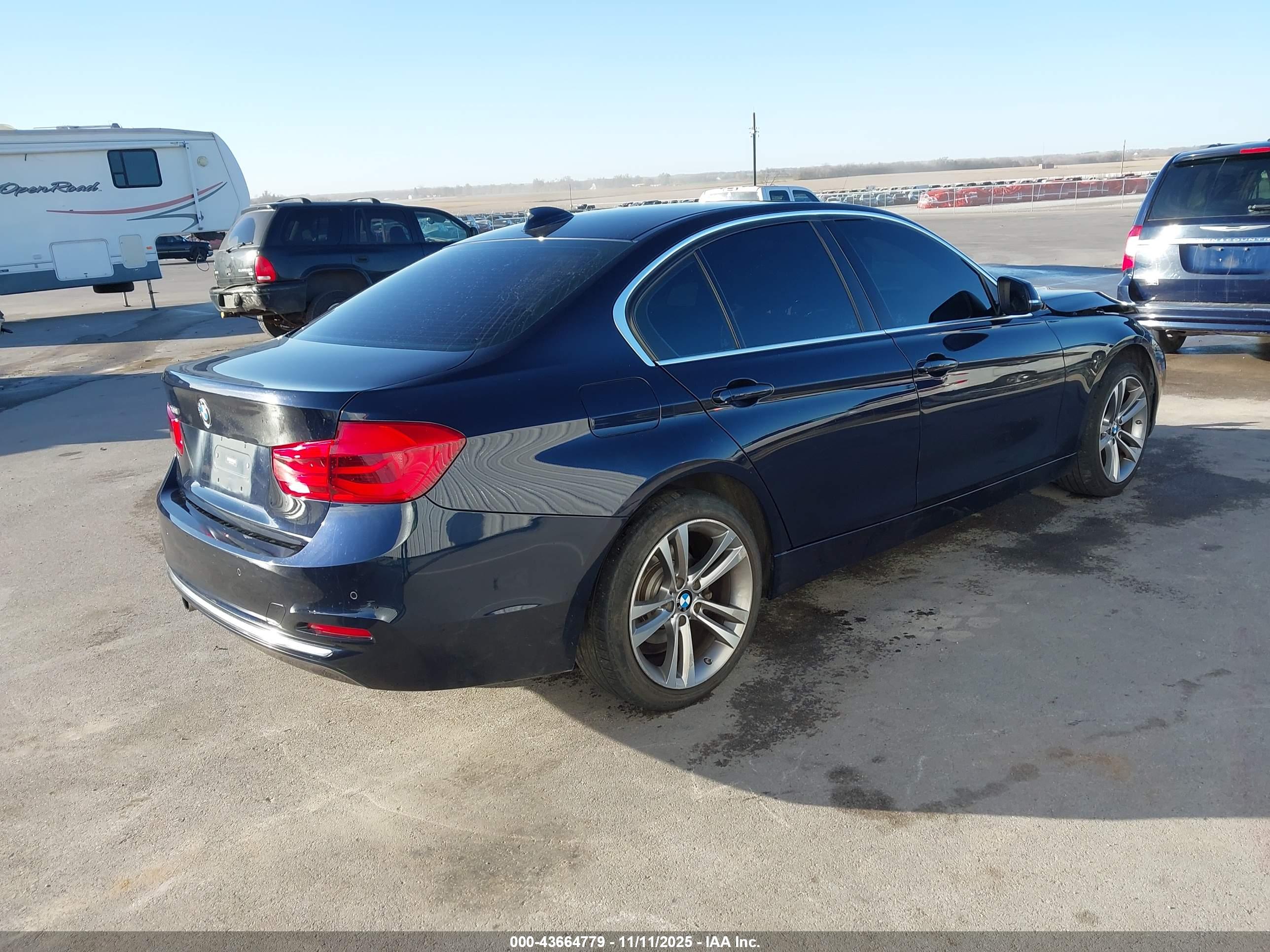 BMW 330I image 4