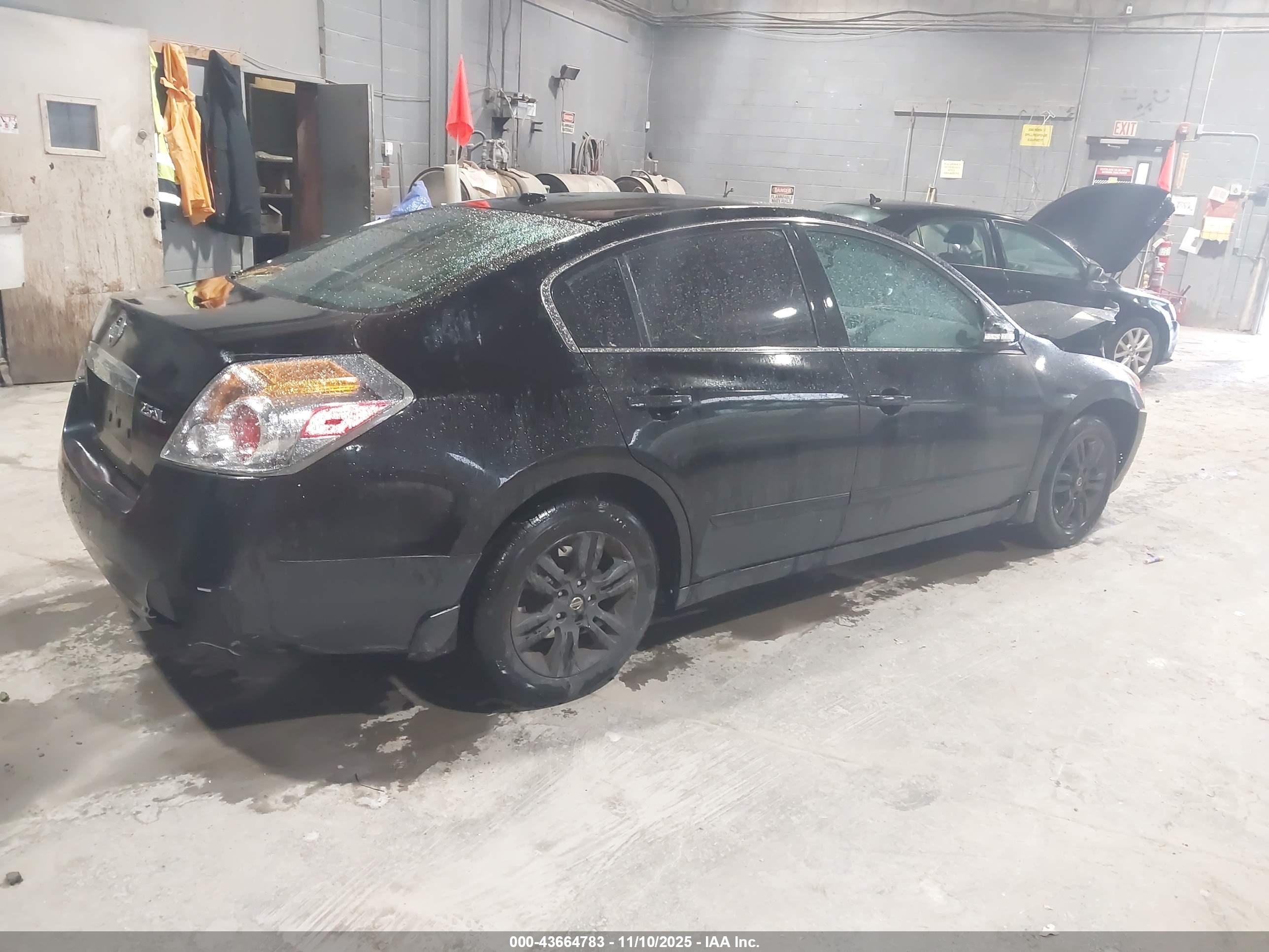 NISSAN ALTIMA image 4