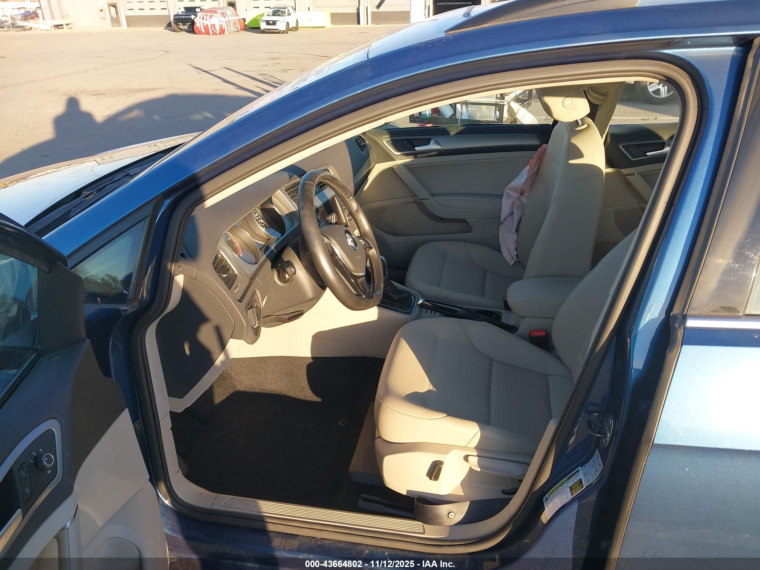 VOLKSWAGEN GOLF image 5