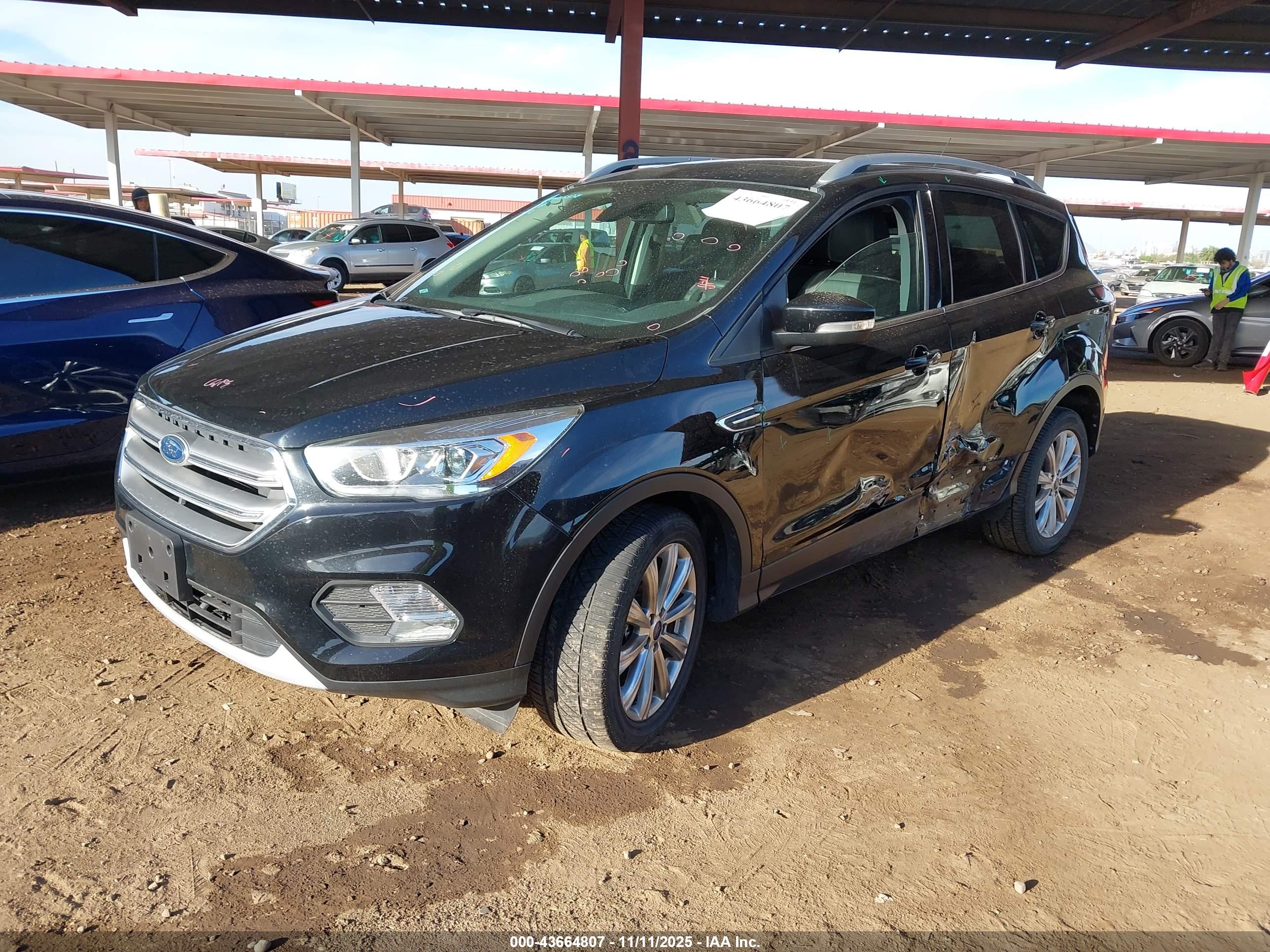 FORD ESCAPE image 2