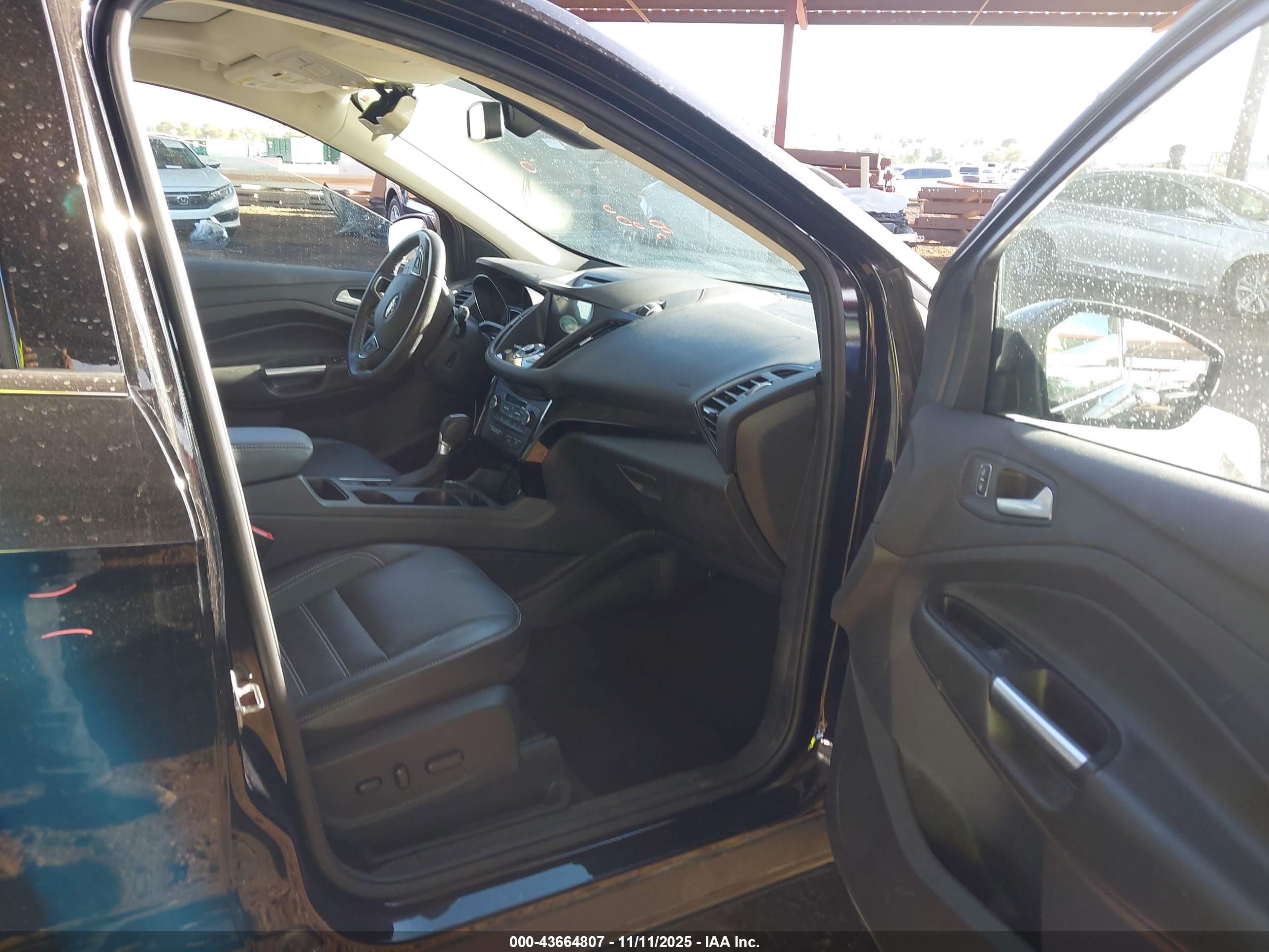 FORD ESCAPE image 5