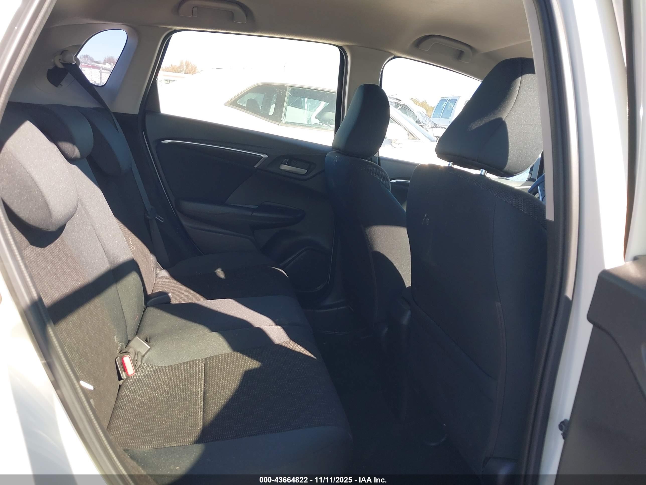 HONDA FIT image 8