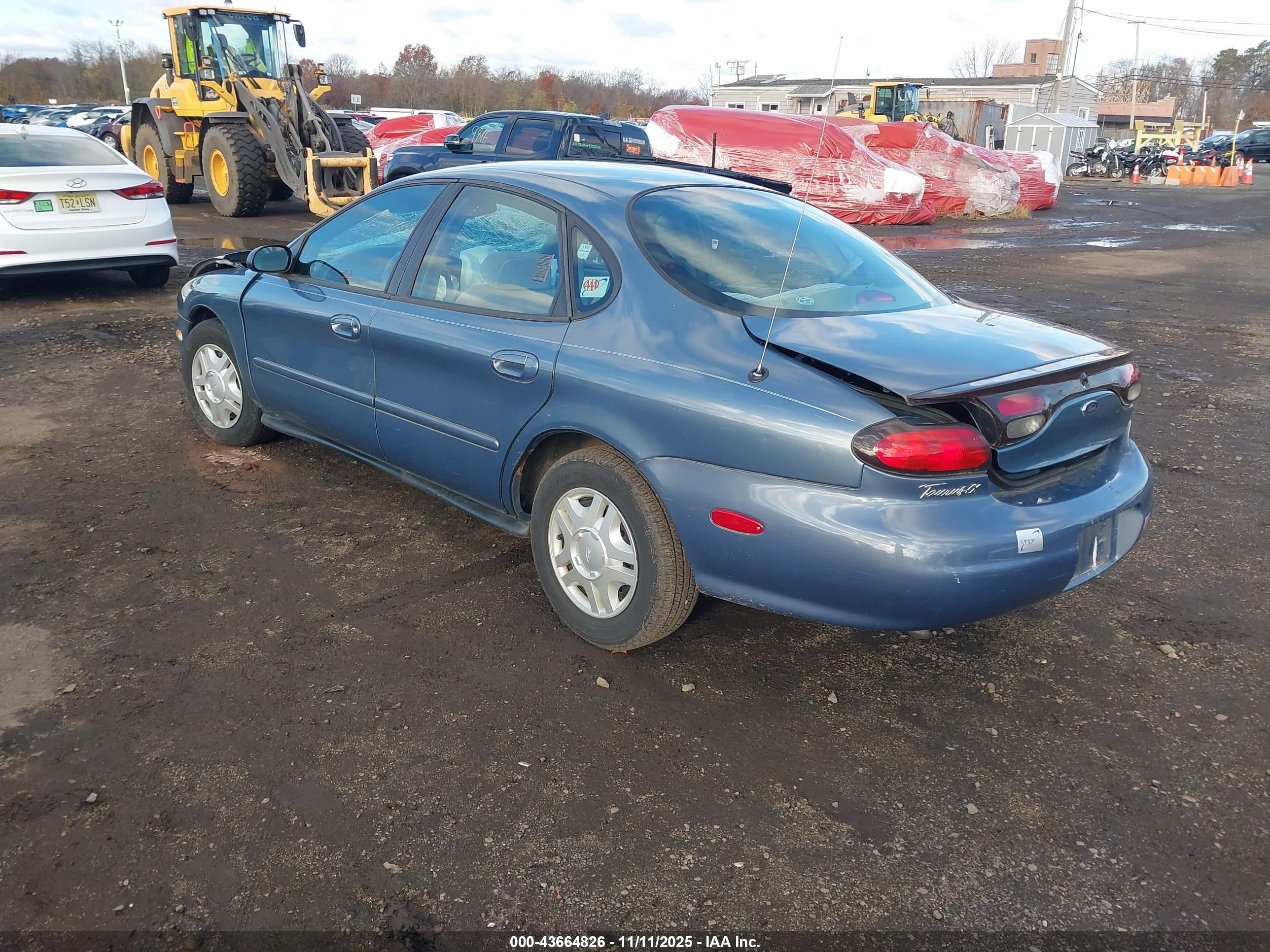 FORD TAURUS image 3