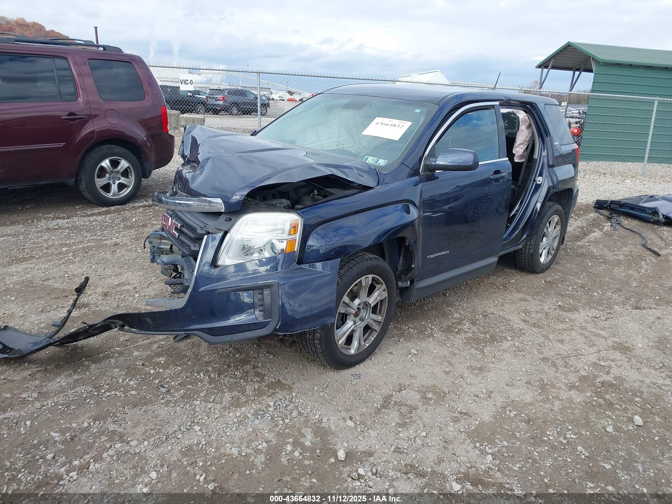 GMC TERRAIN image 2