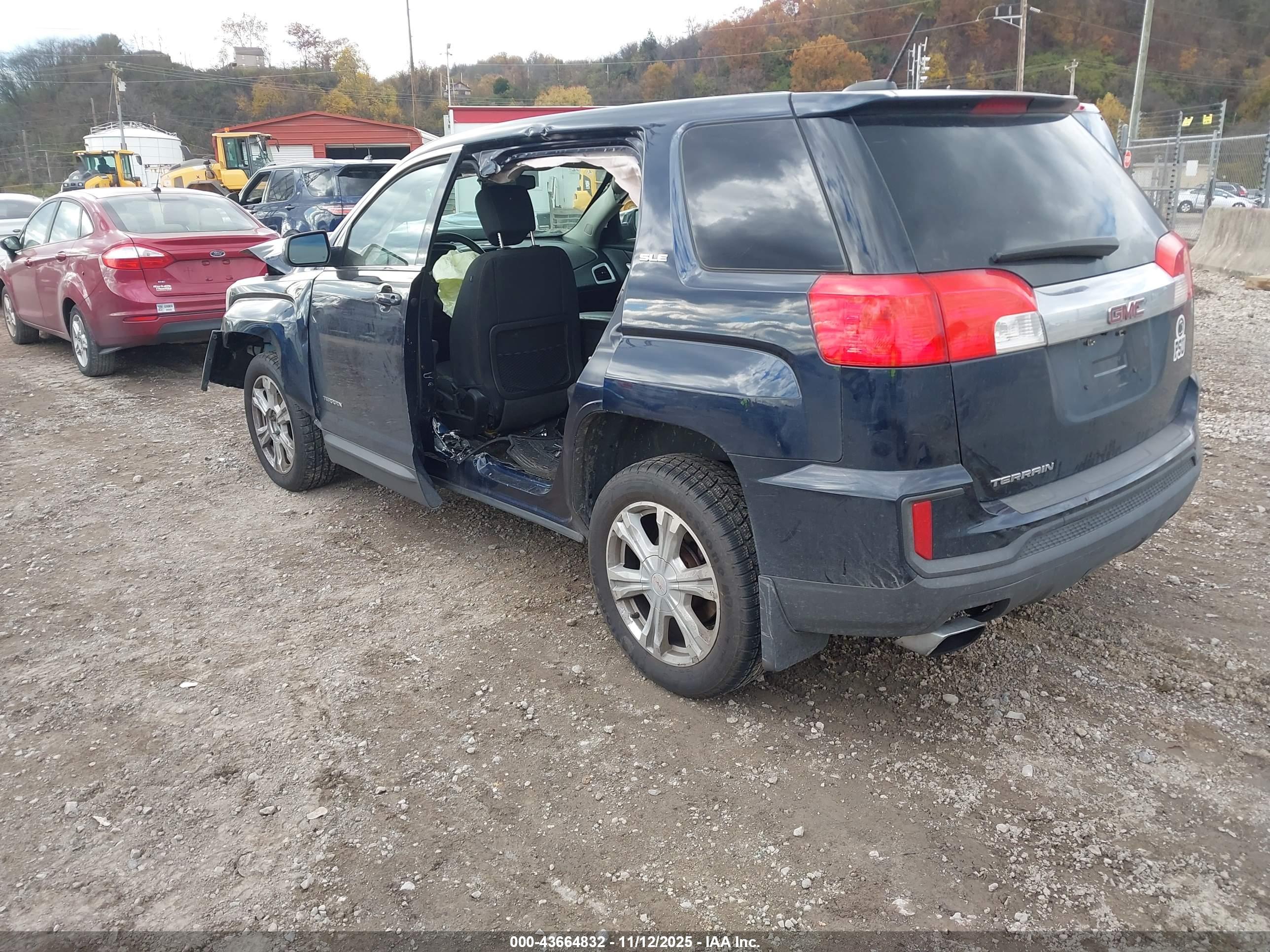 GMC TERRAIN image 3