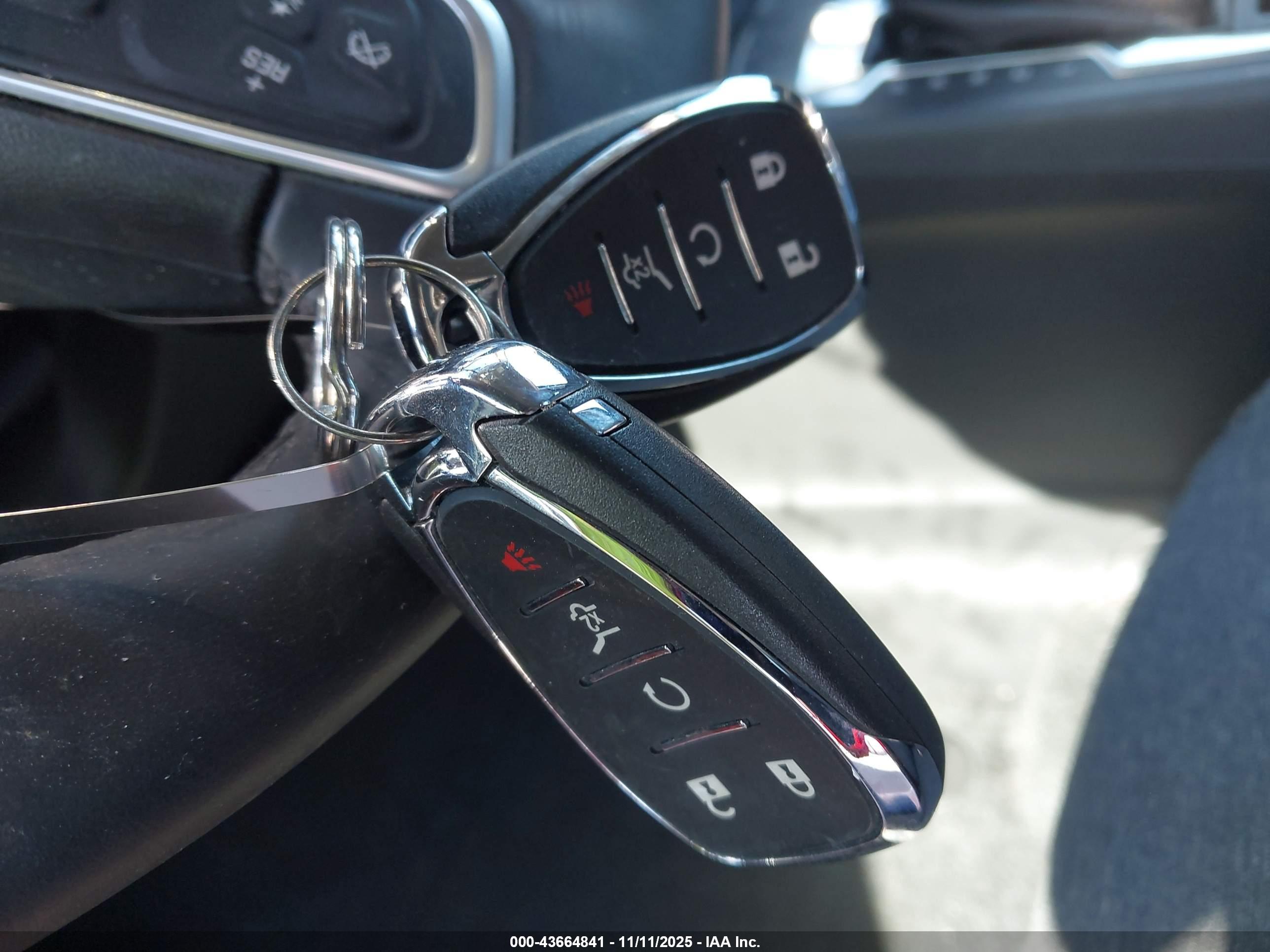 CHEVROLET EQUINOX image 11