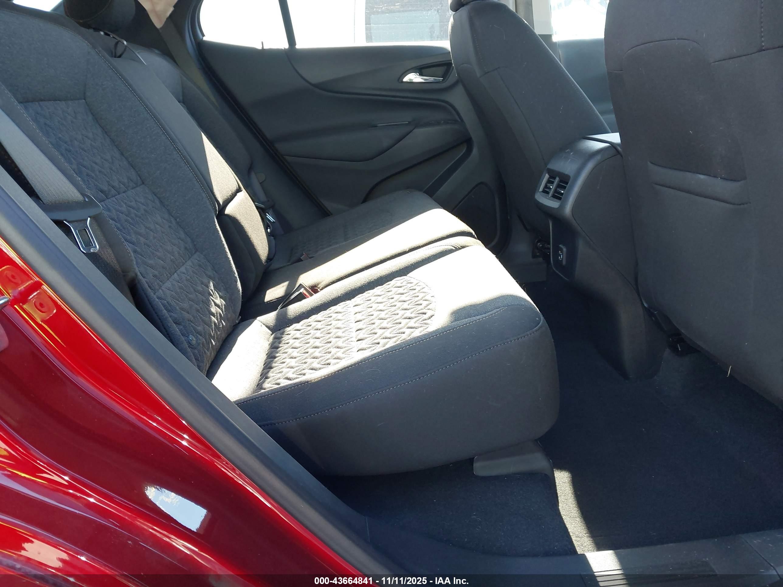 CHEVROLET EQUINOX image 8