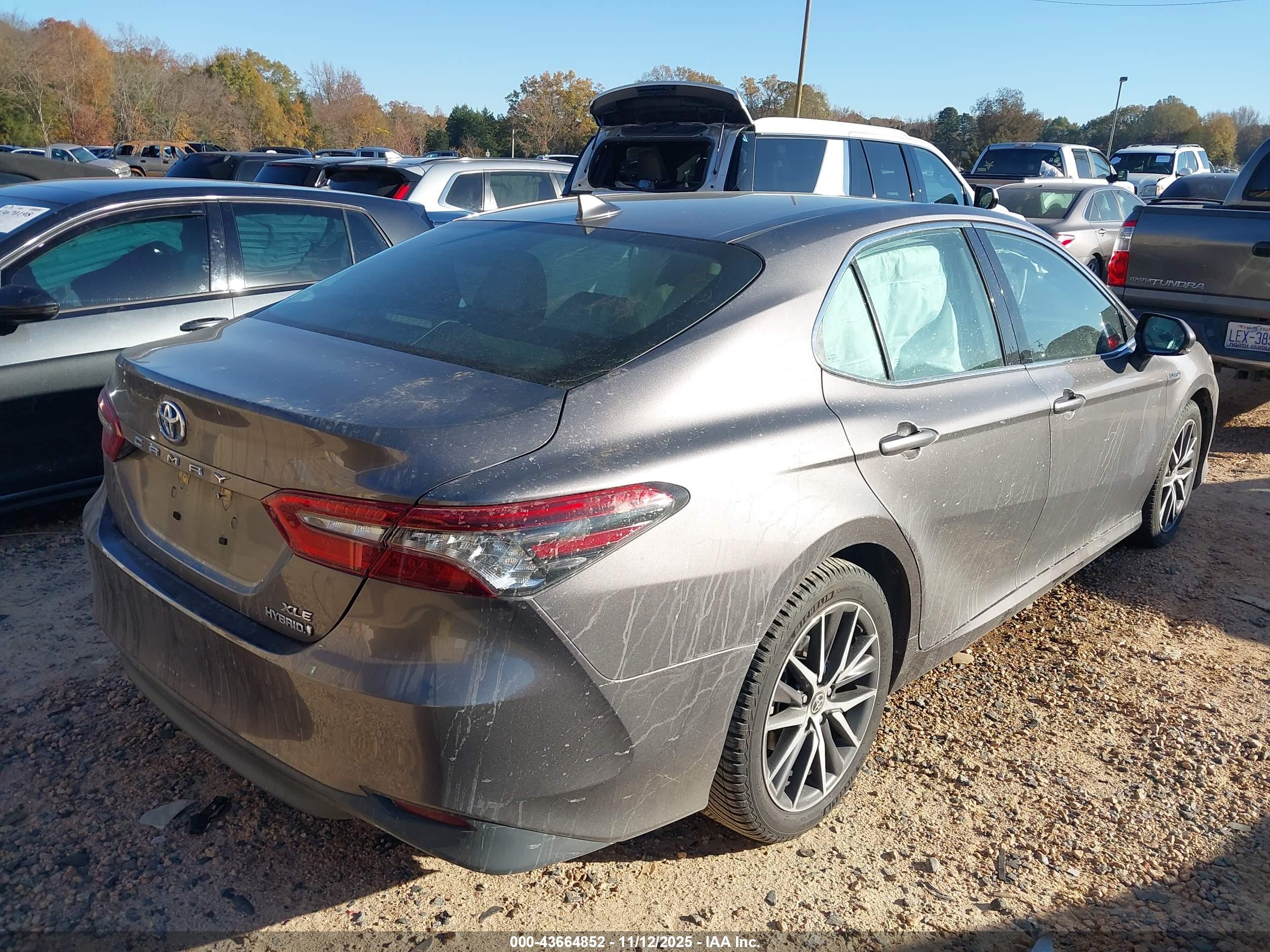 TOYOTA CAMRY image 4