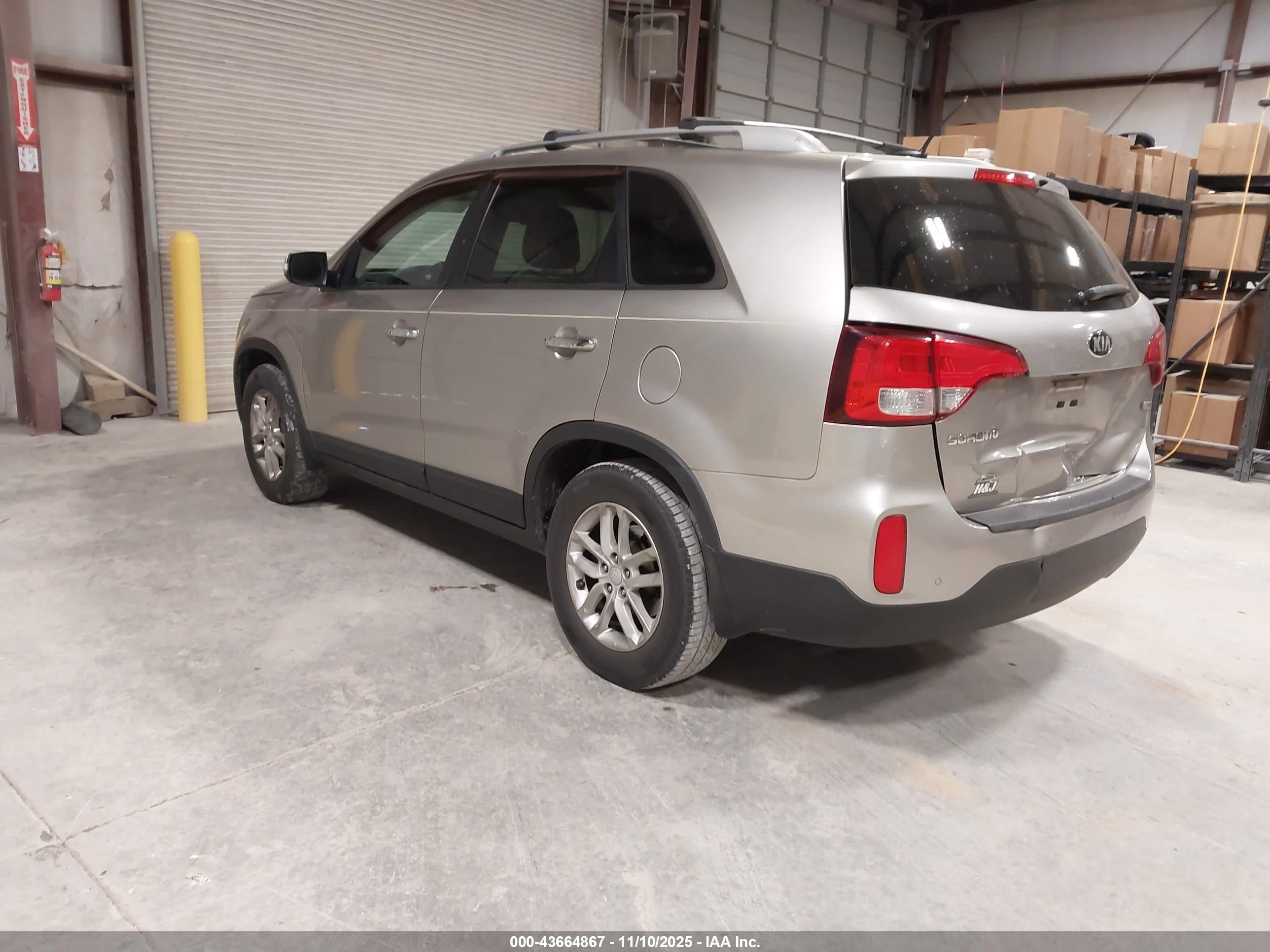 KIA SORENTO image 3