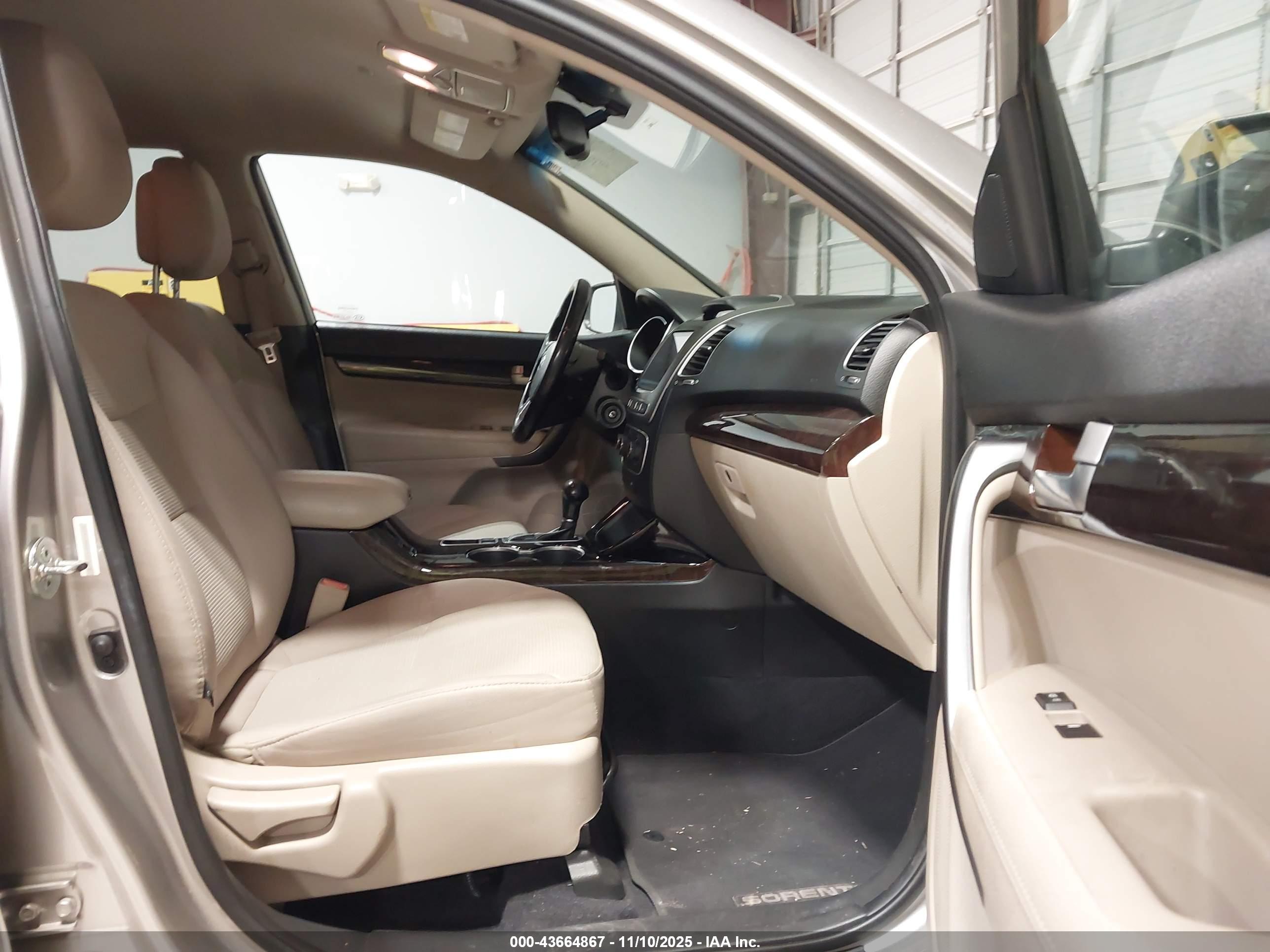 KIA SORENTO image 5
