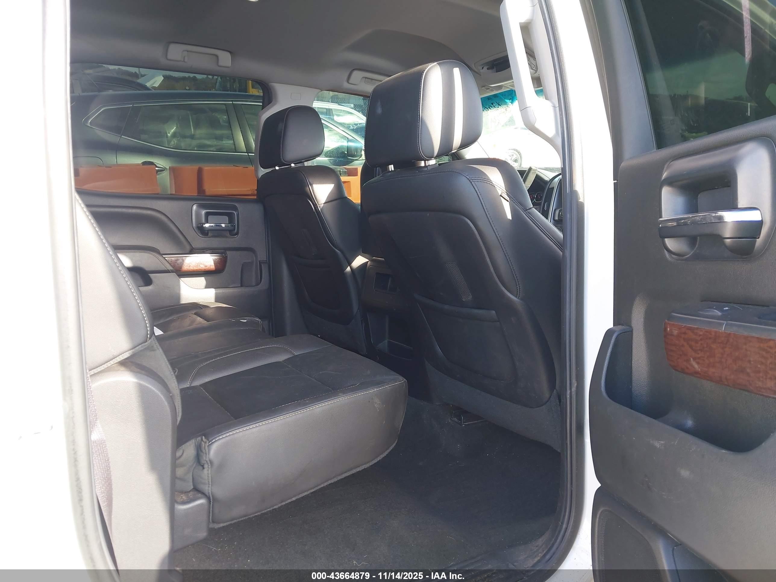 GMC SIERRA image 8