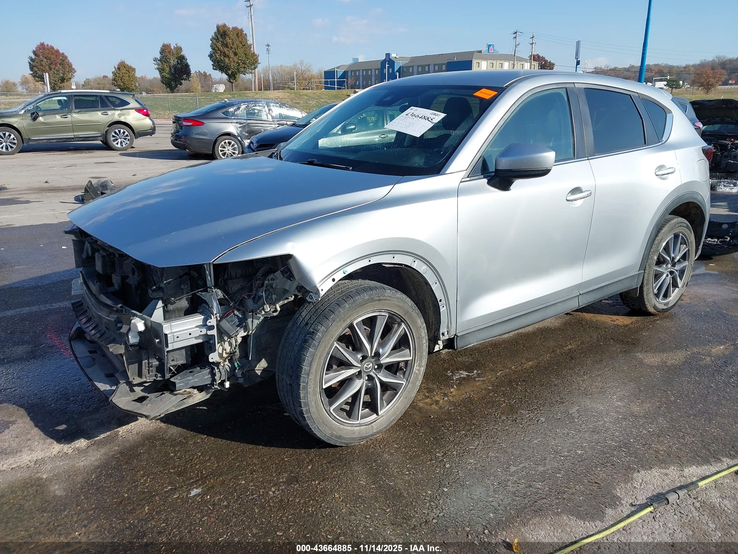 MAZDA CX-5 image 2
