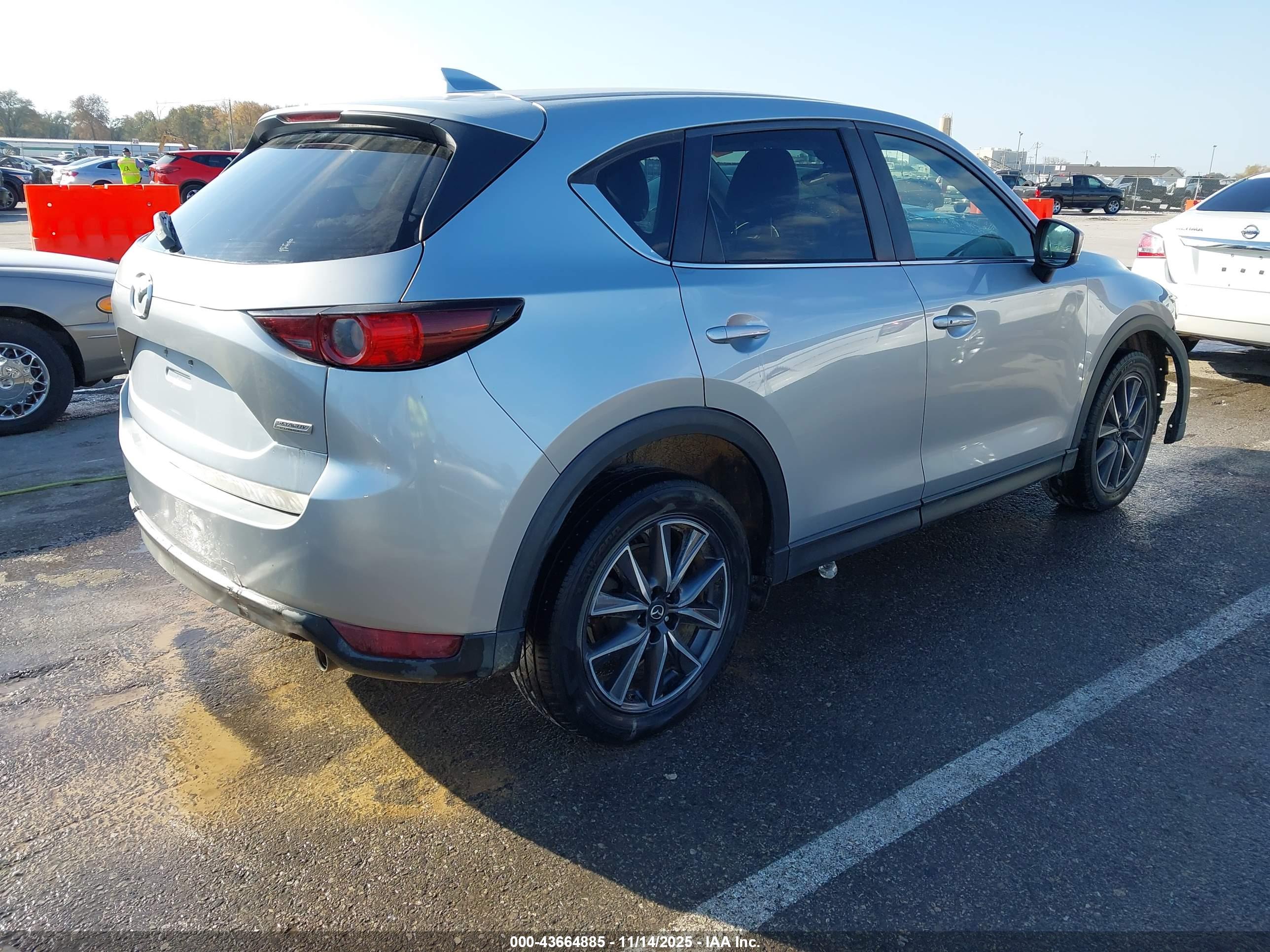 MAZDA CX-5 image 4