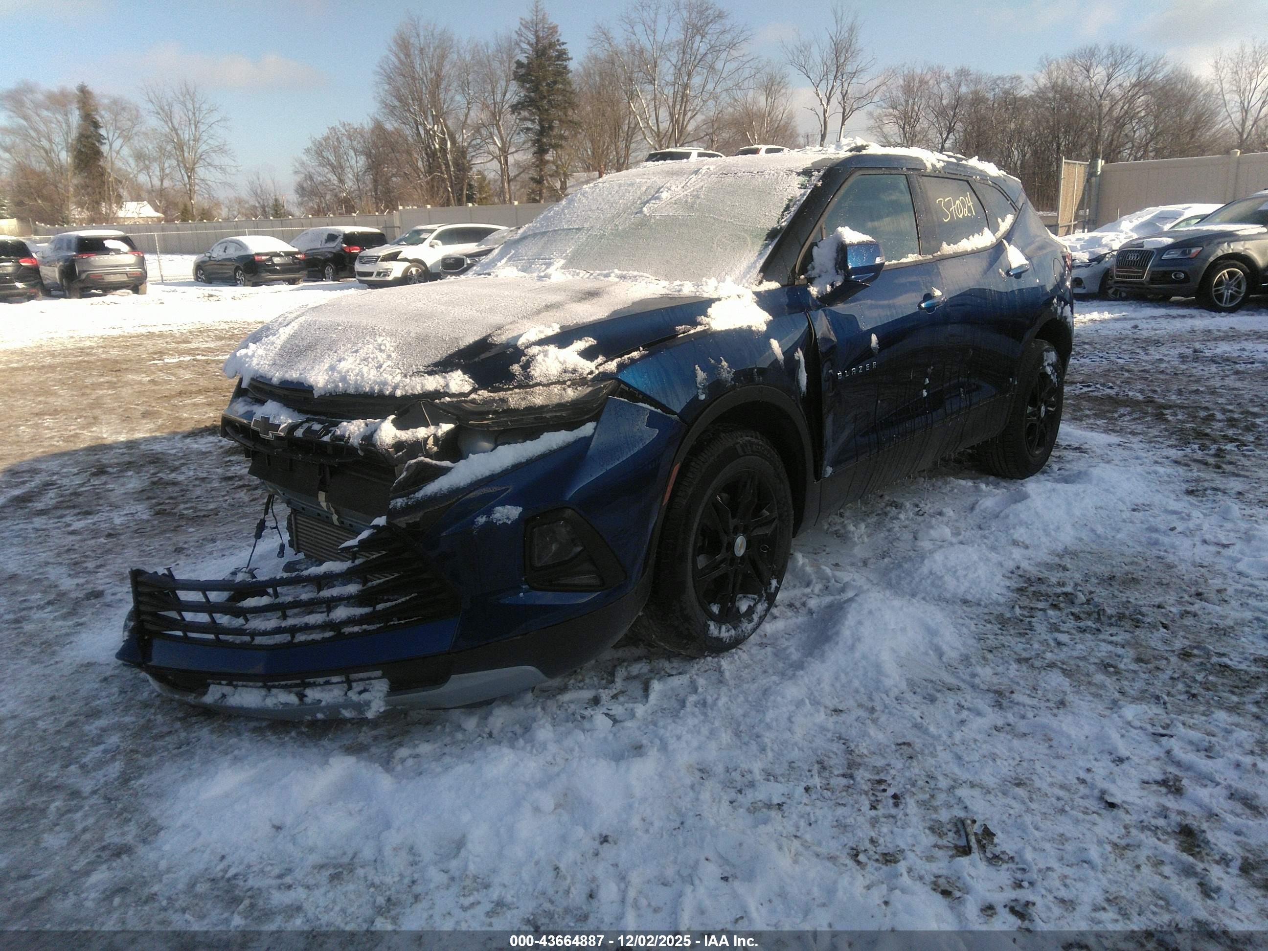 CHEVROLET BLAZER image 2