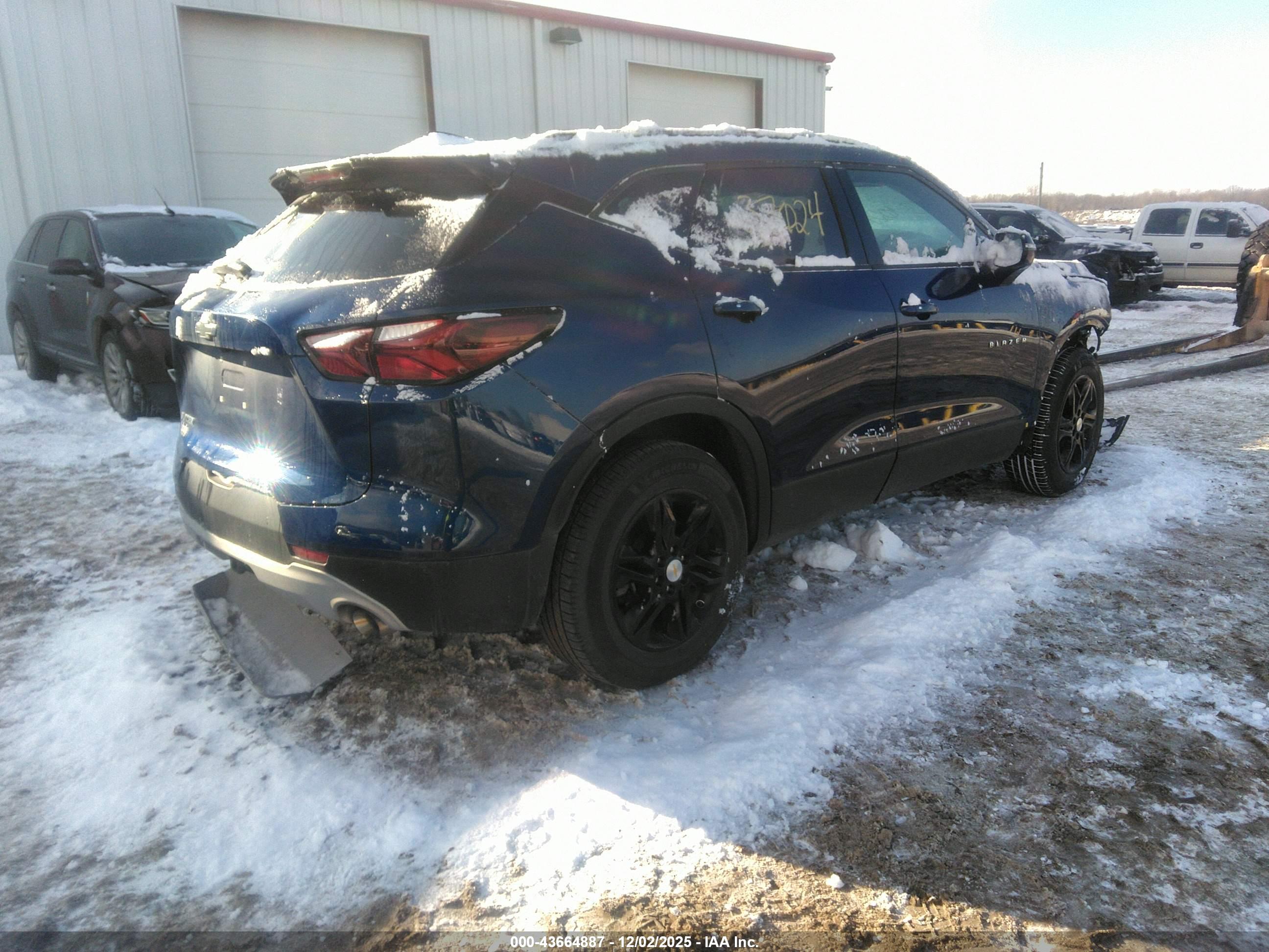 CHEVROLET BLAZER image 4