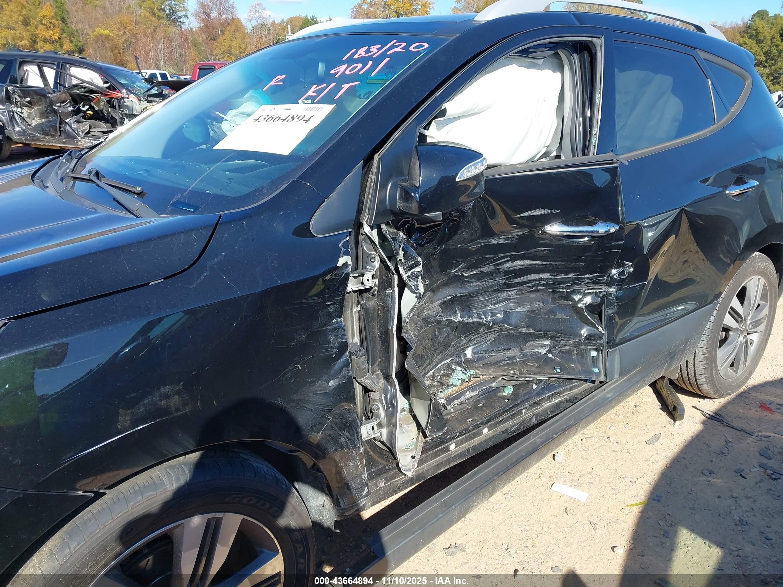 HYUNDAI TUCSON image 6