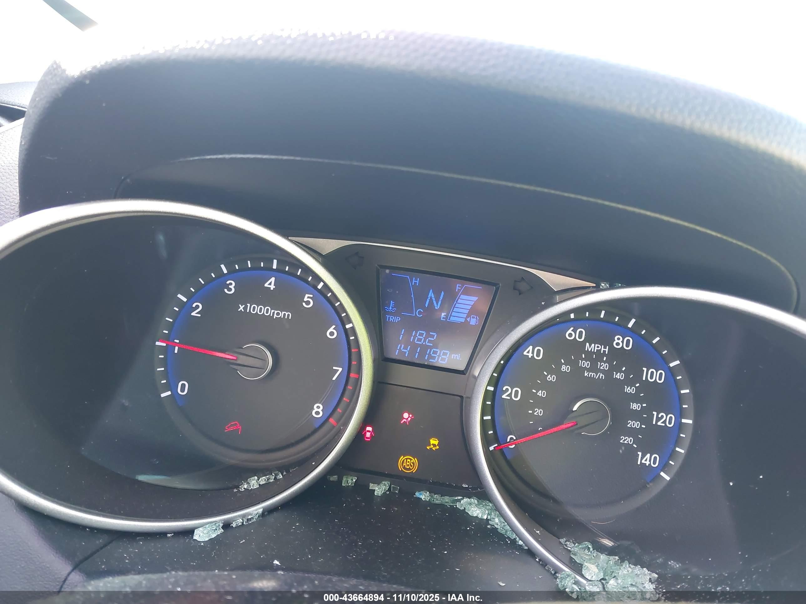 HYUNDAI TUCSON image 7