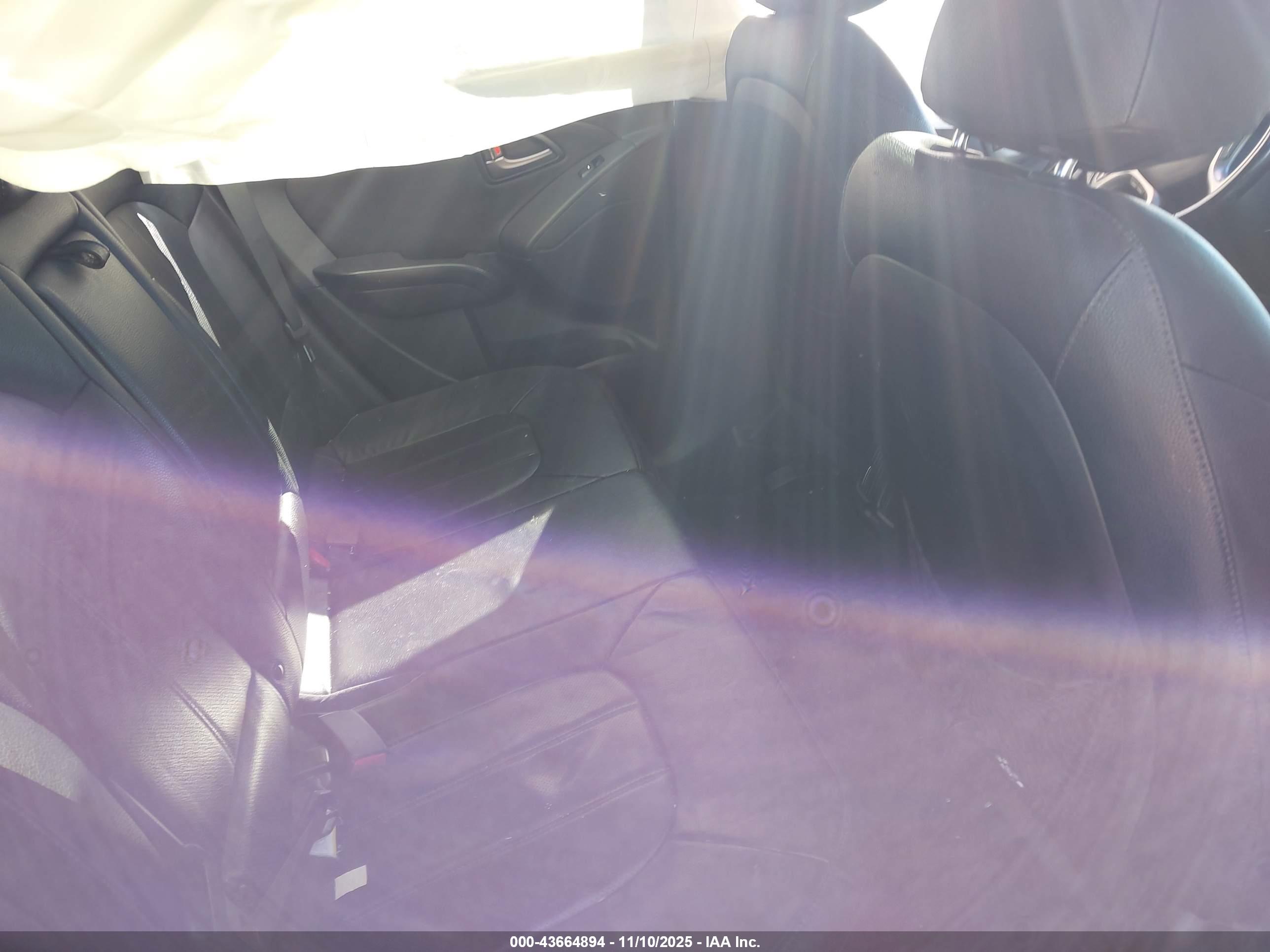 HYUNDAI TUCSON image 8