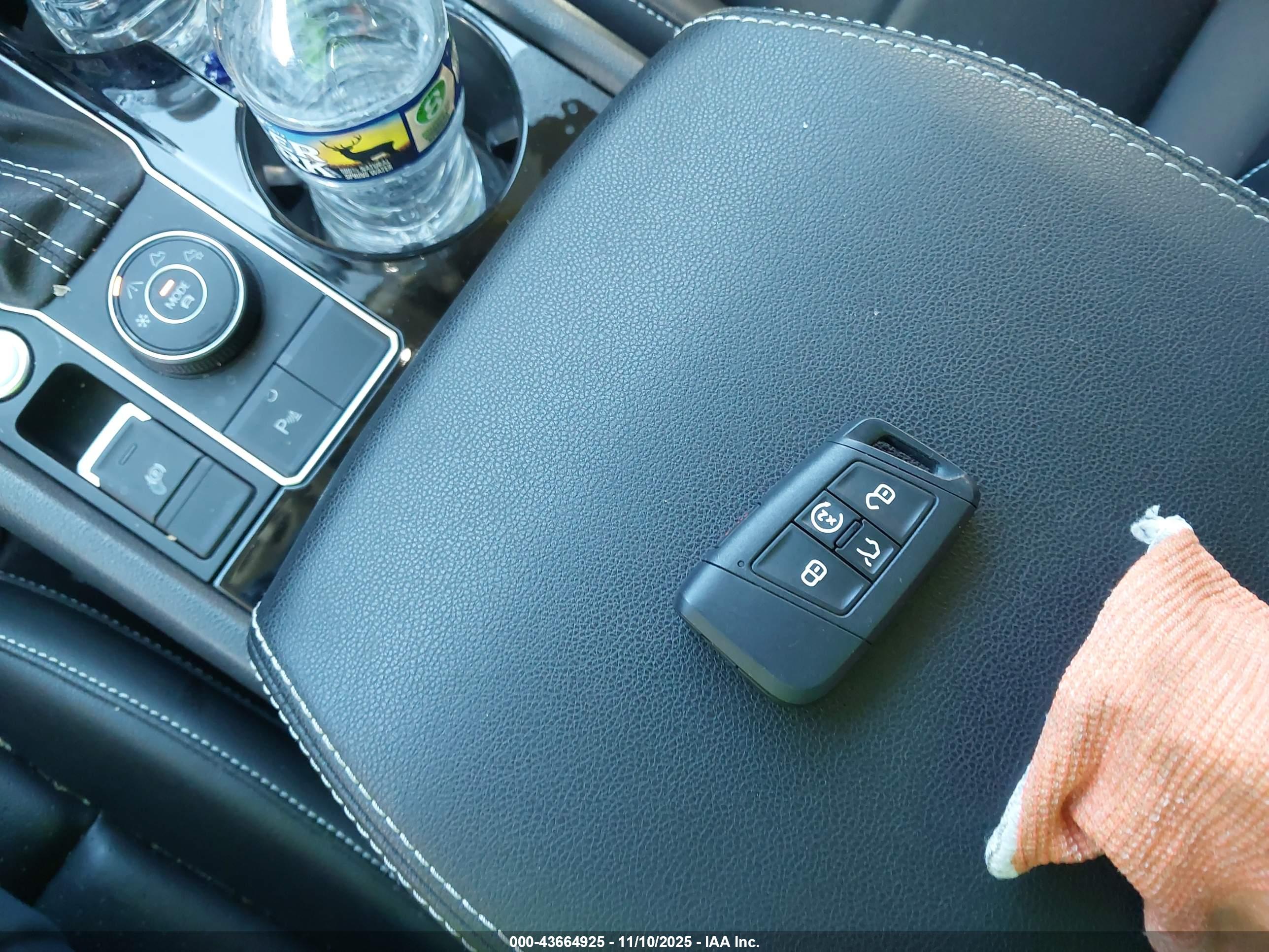 VOLKSWAGEN ATLAS image 11