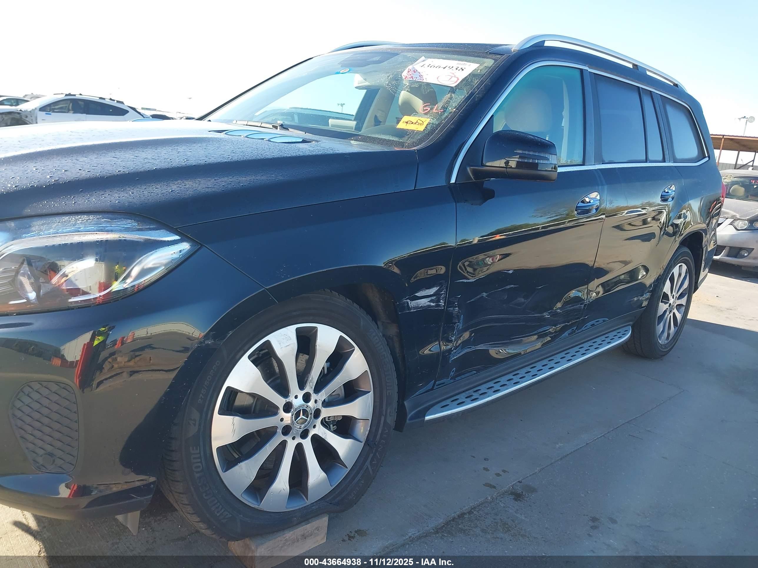 MERCEDES-BENZ GLS image 6