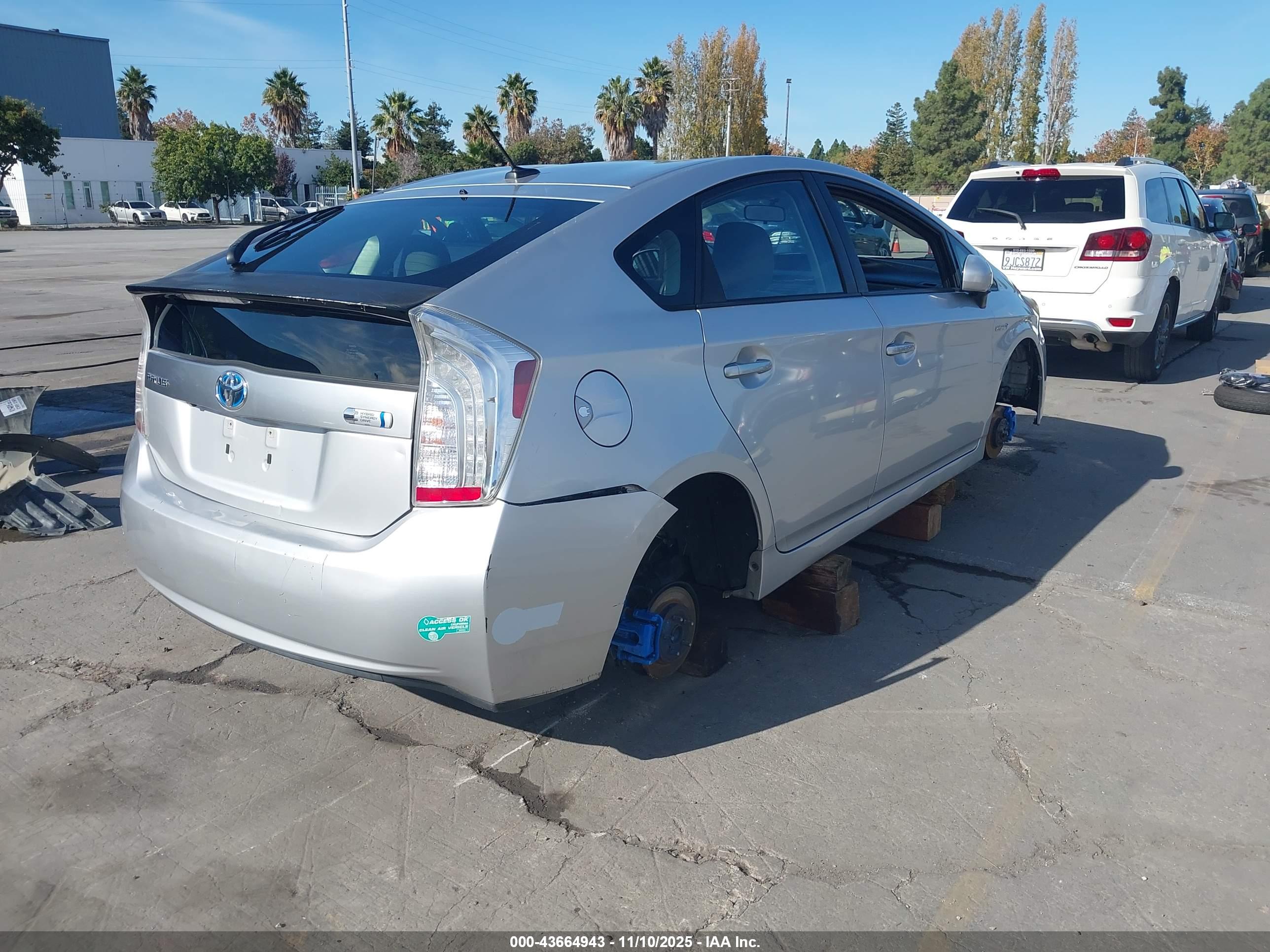 TOYOTA PRIUS image 4