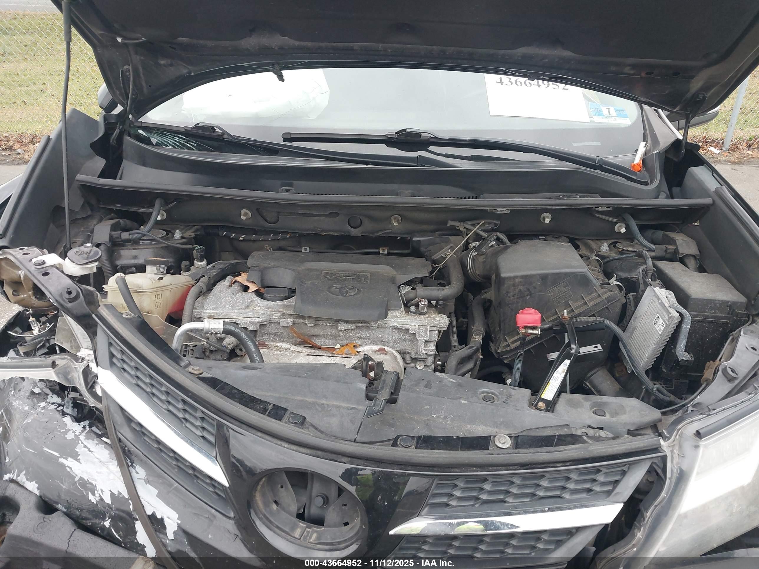 TOYOTA RAV4 image 10