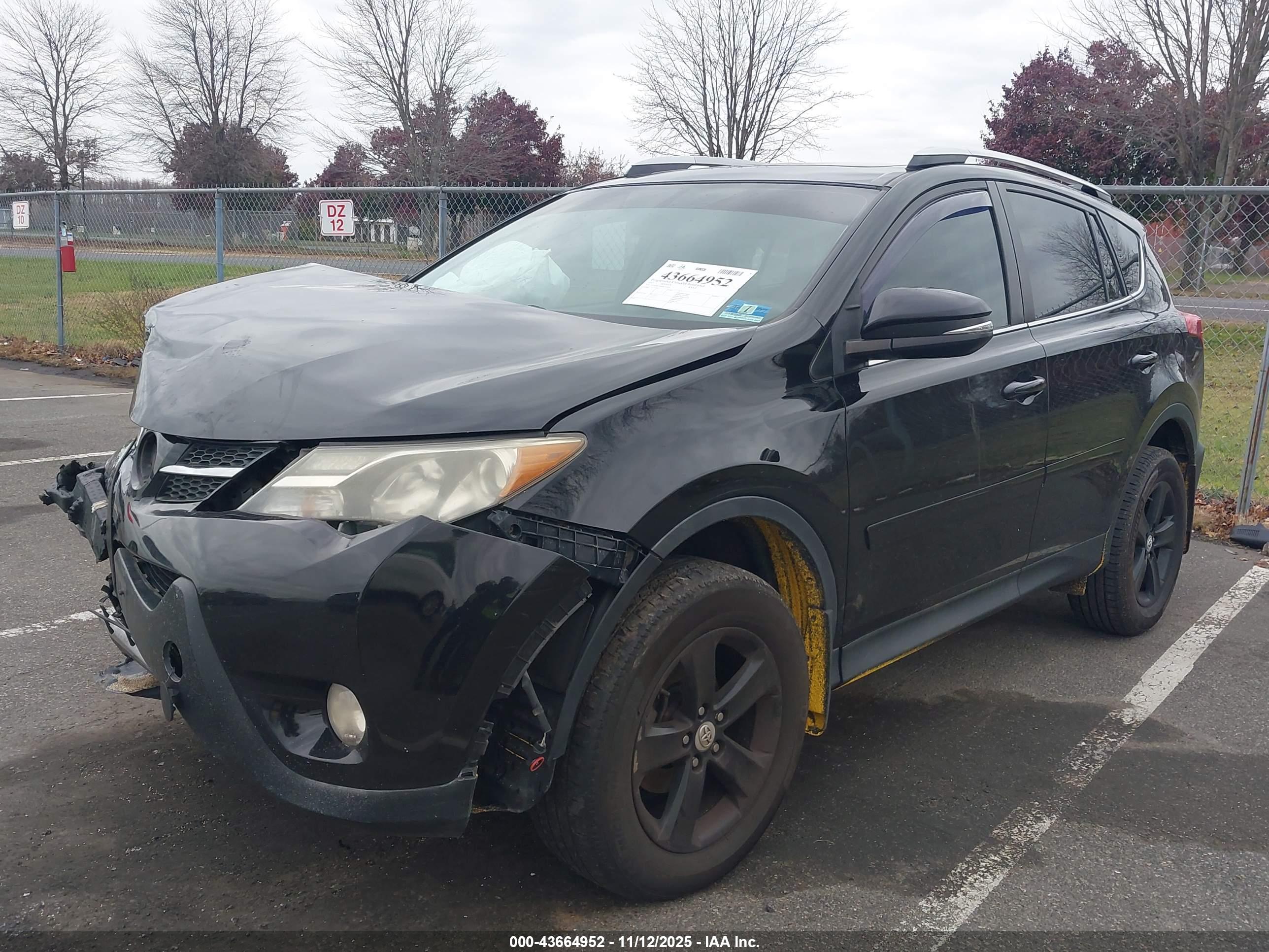 TOYOTA RAV4 image 2