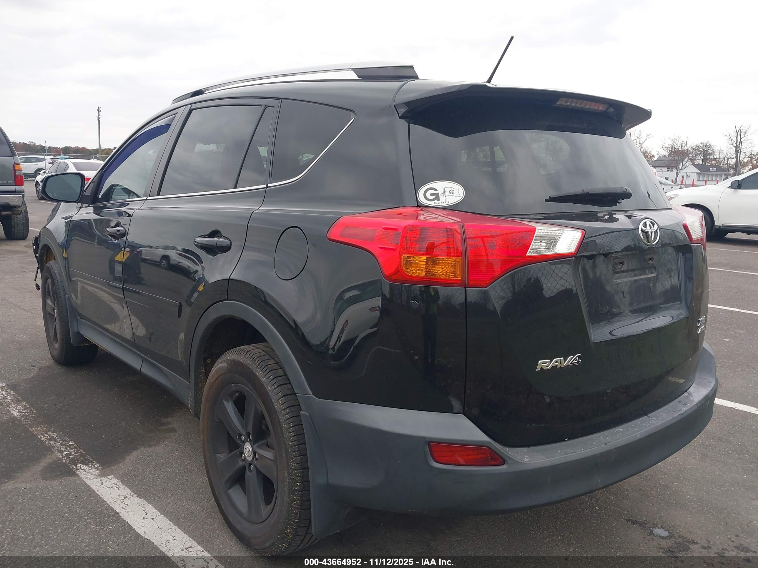 TOYOTA RAV4 image 3