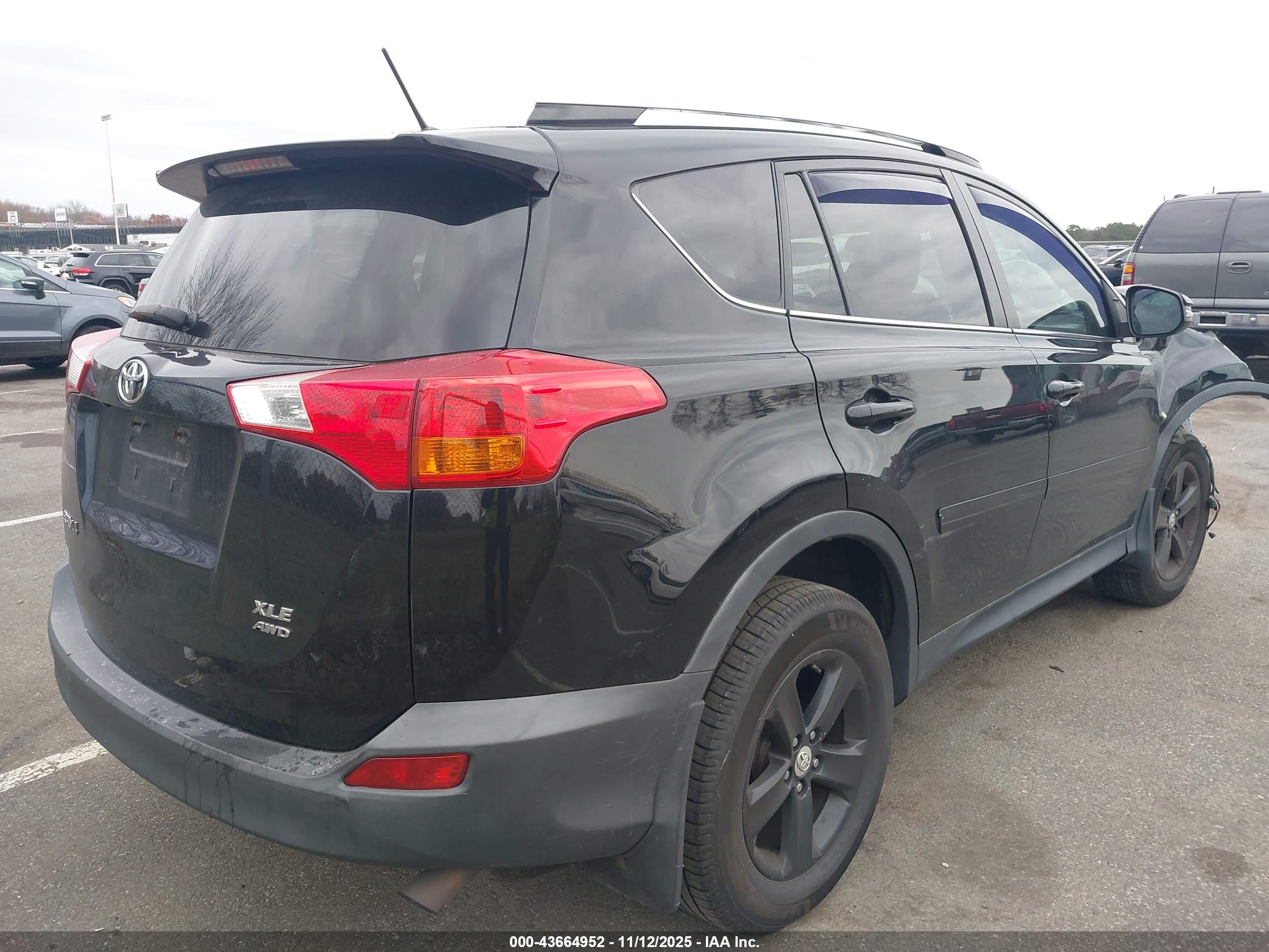 TOYOTA RAV4 image 4