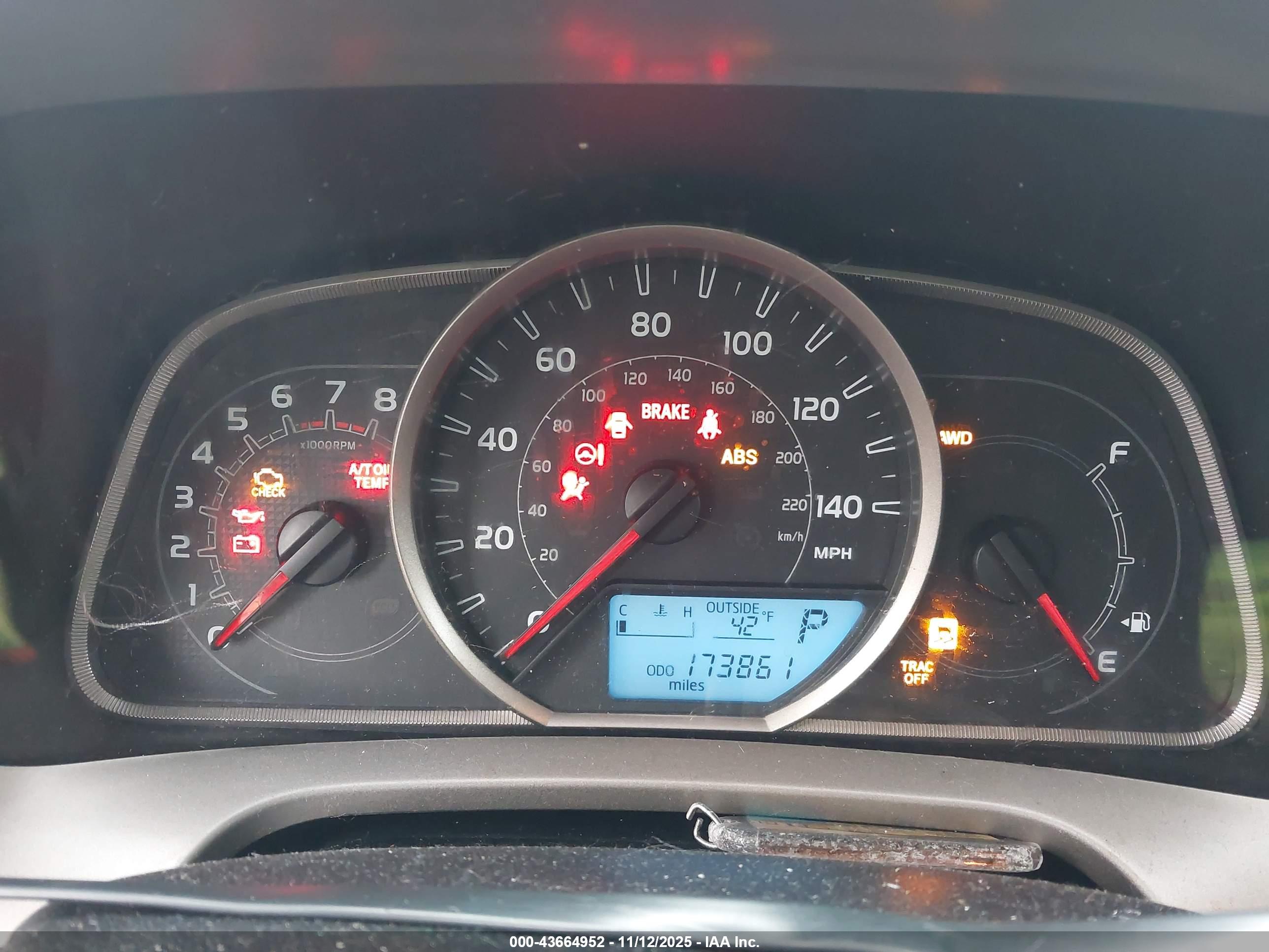 TOYOTA RAV4 image 7