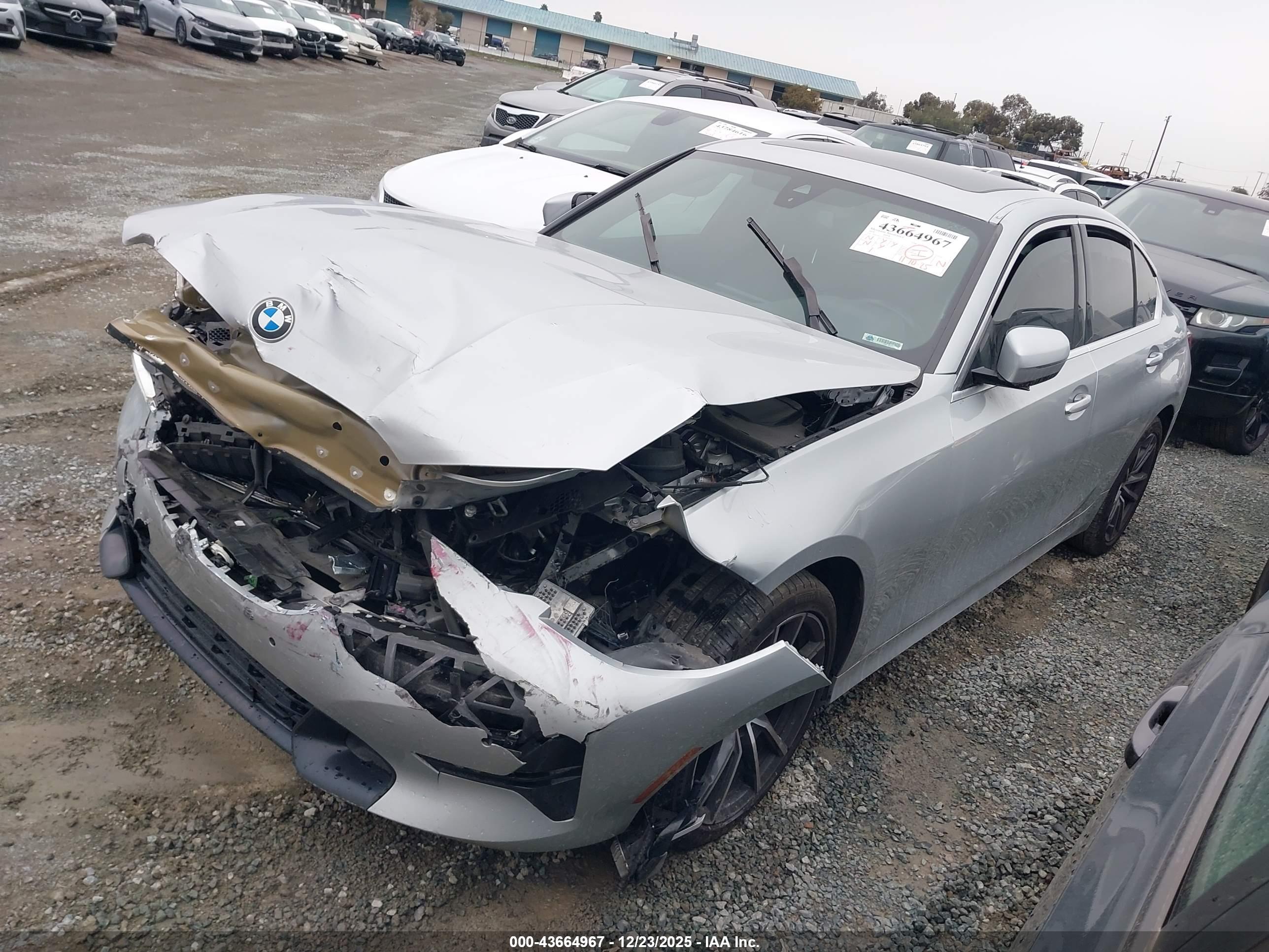 BMW 330I image 2