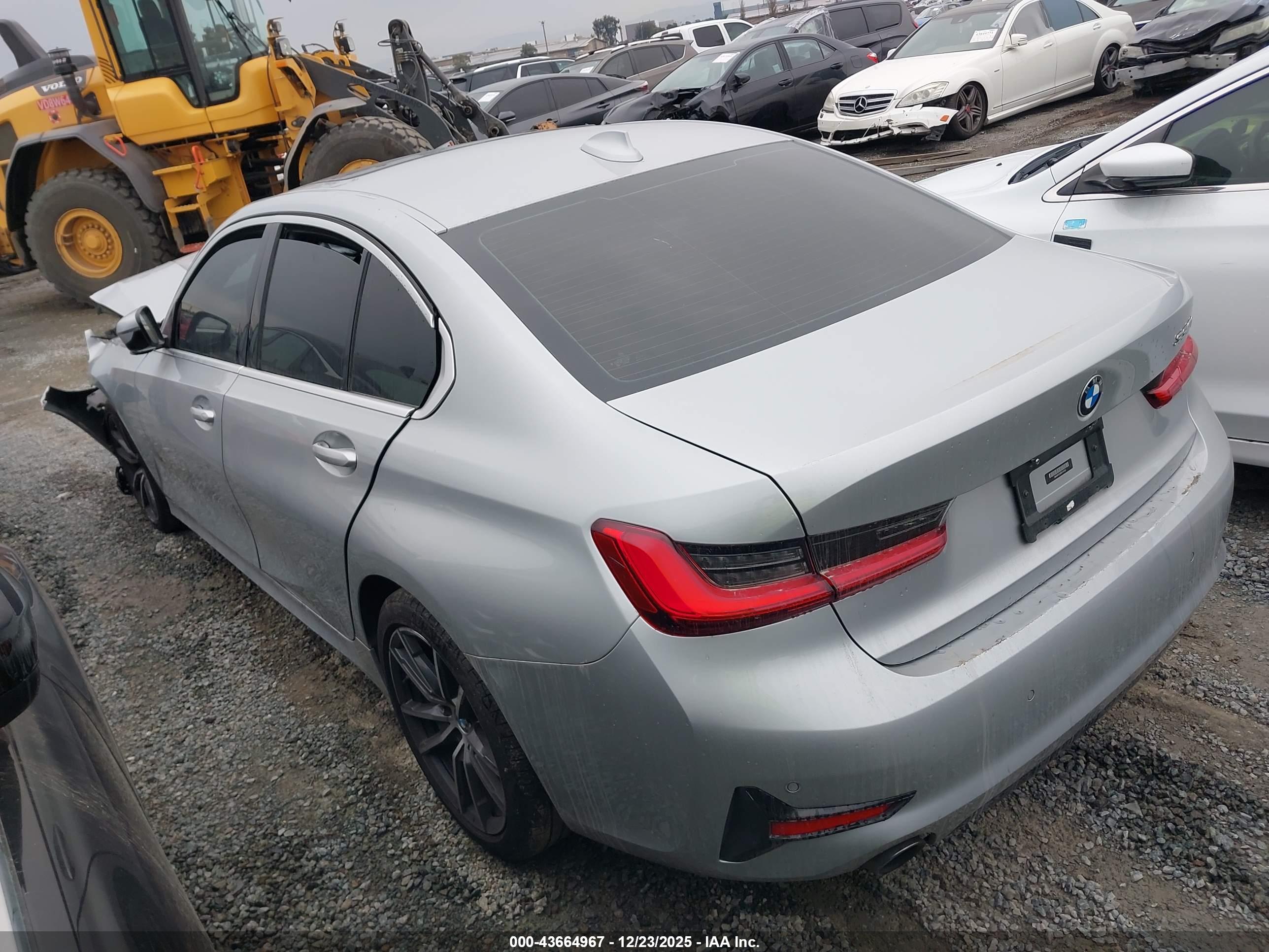 BMW 330I image 3