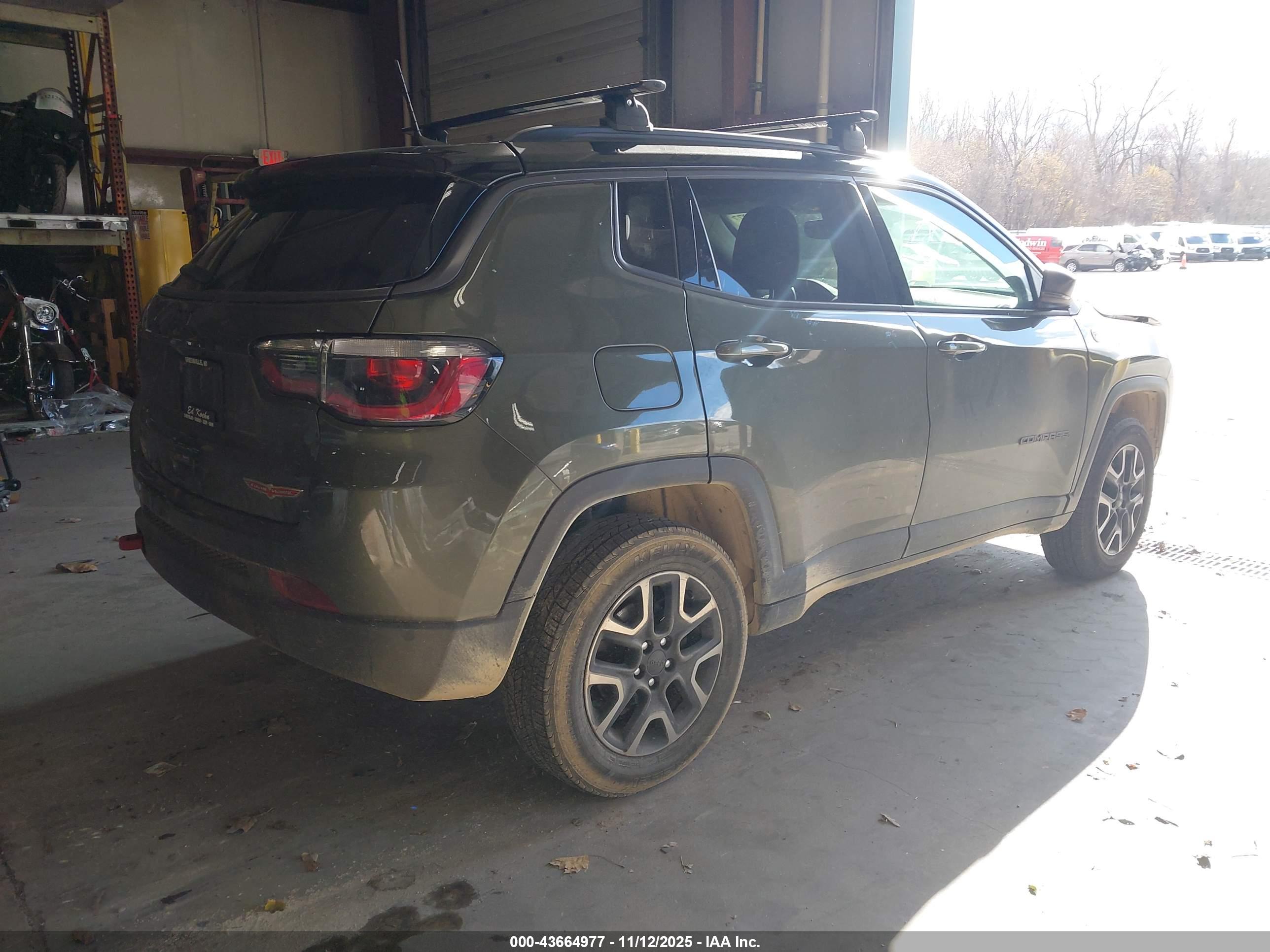 JEEP COMPASS image 4