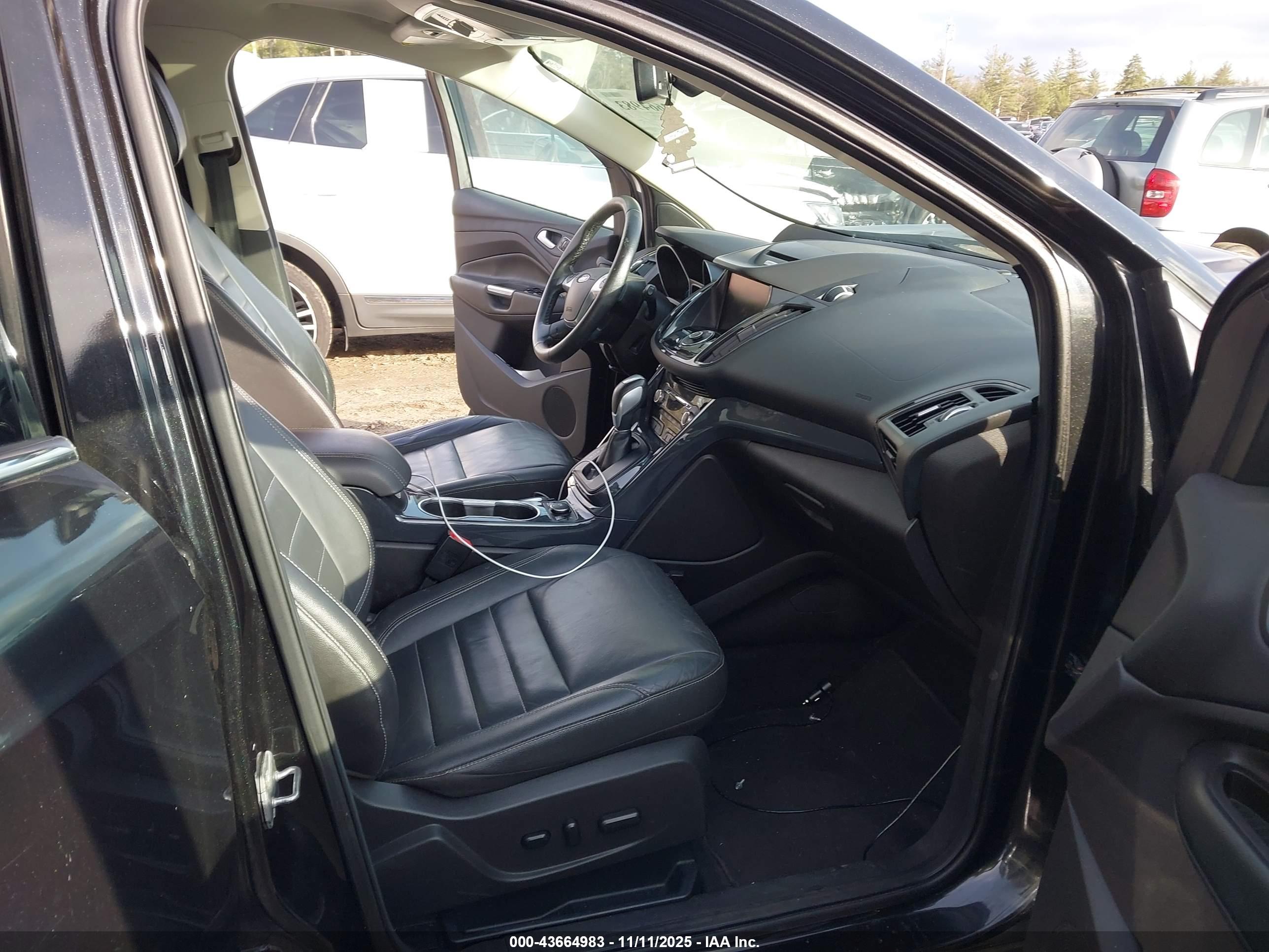FORD ESCAPE image 5