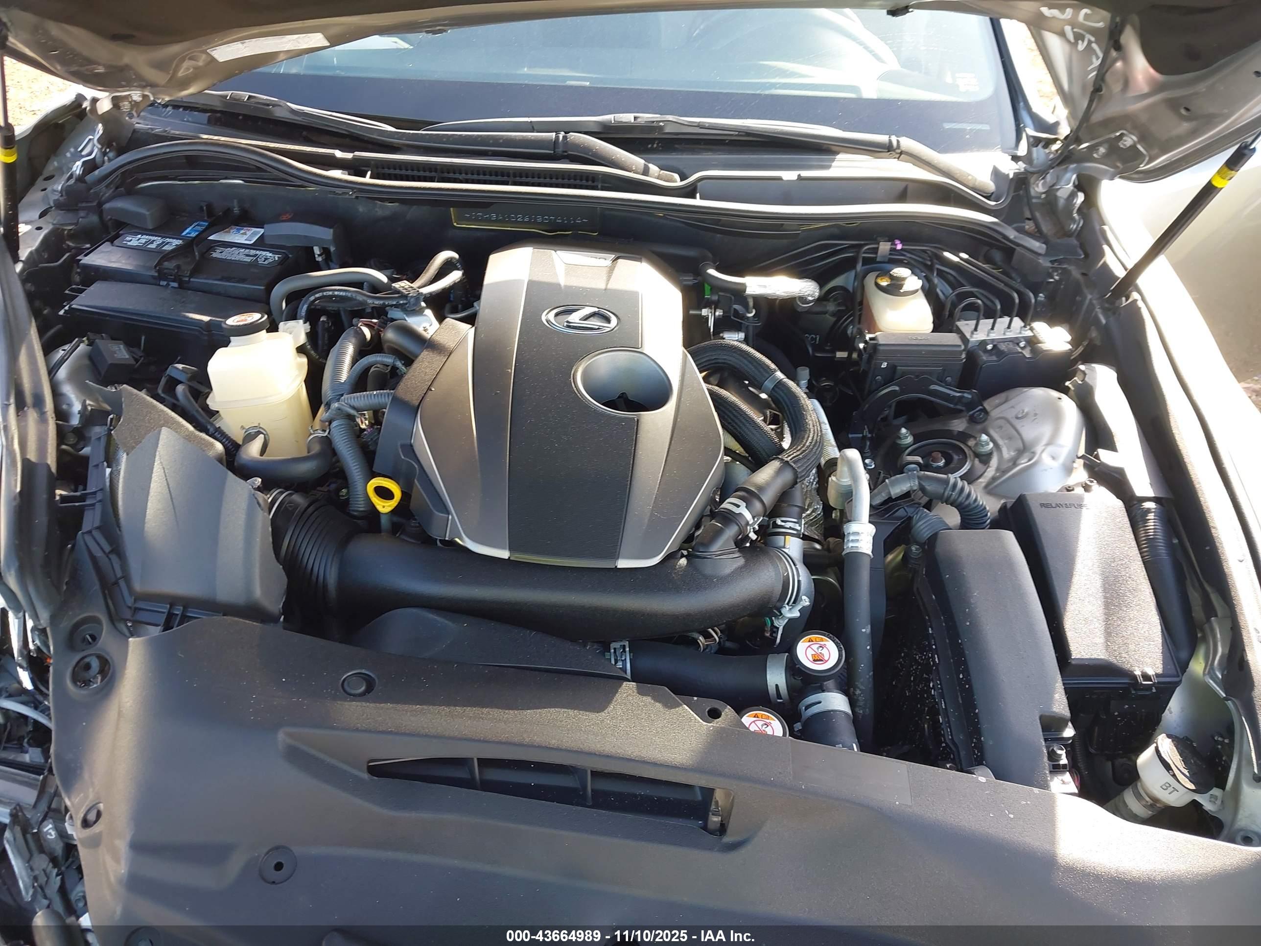 LEXUS IS image 10