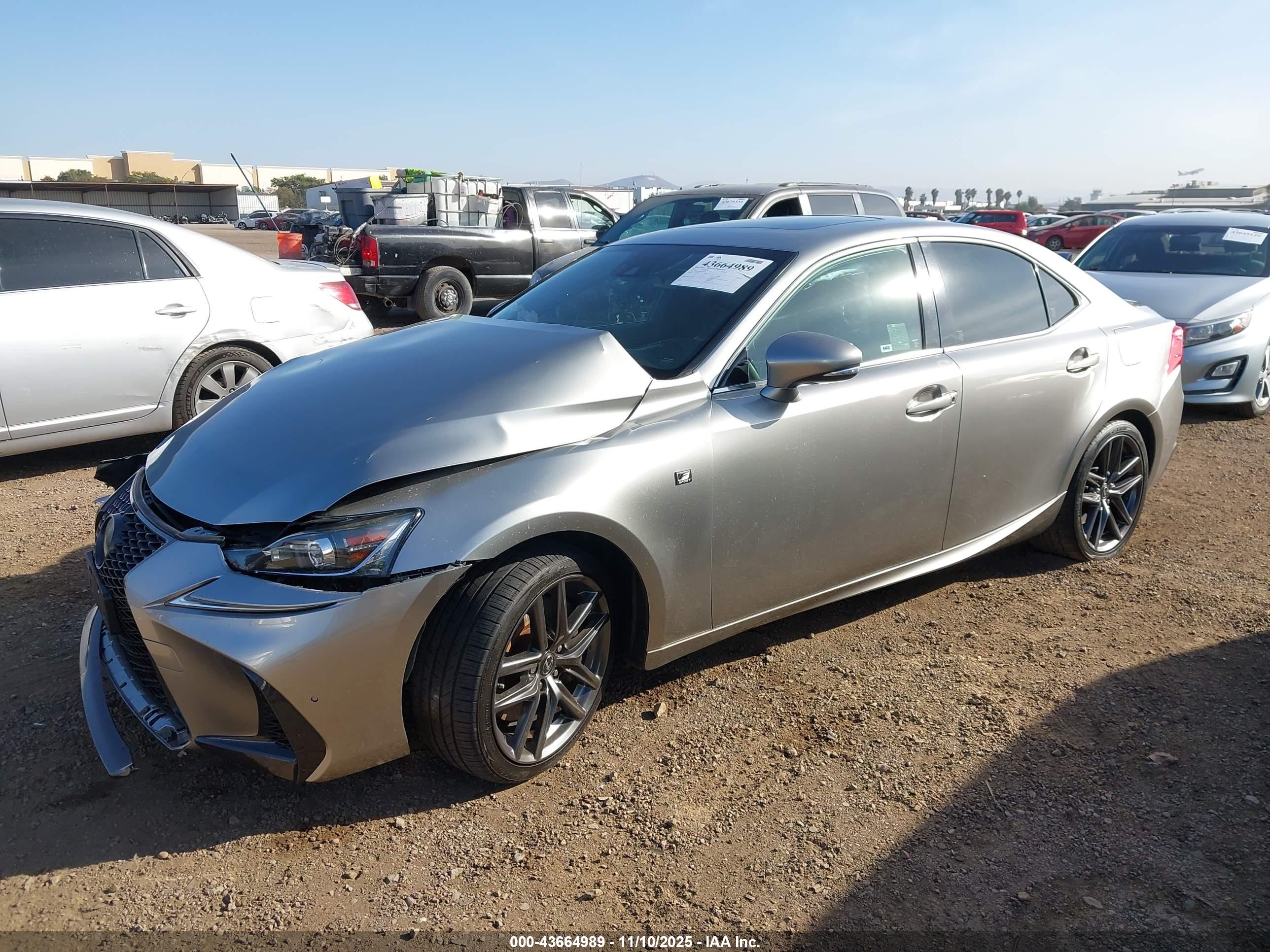 LEXUS IS image 2