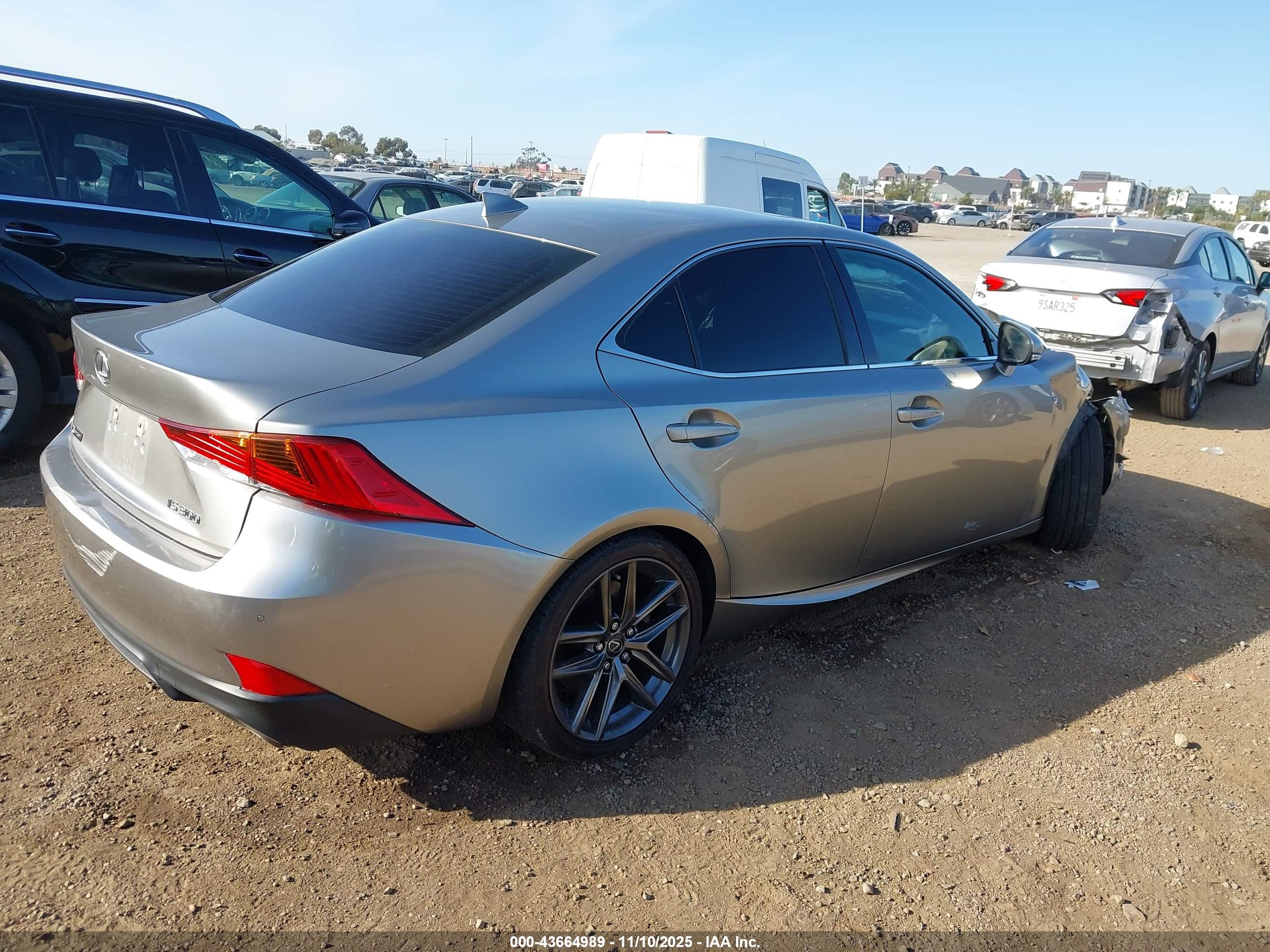 LEXUS IS image 4