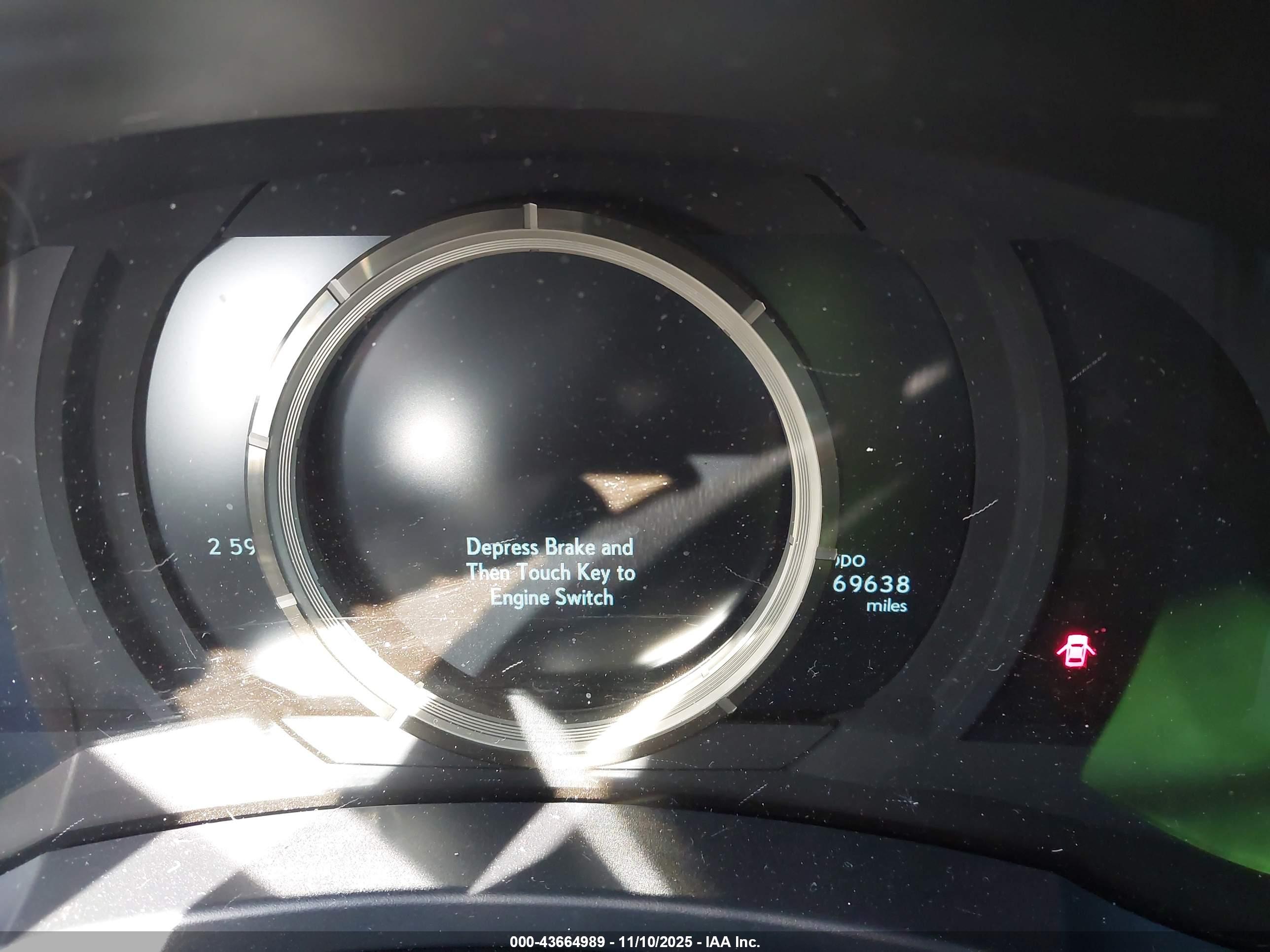 LEXUS IS image 7