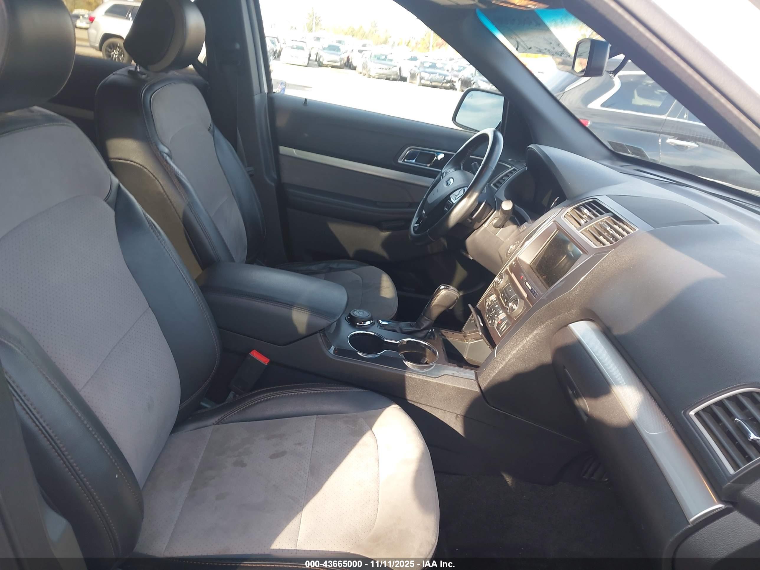 FORD EXPLORER image 5