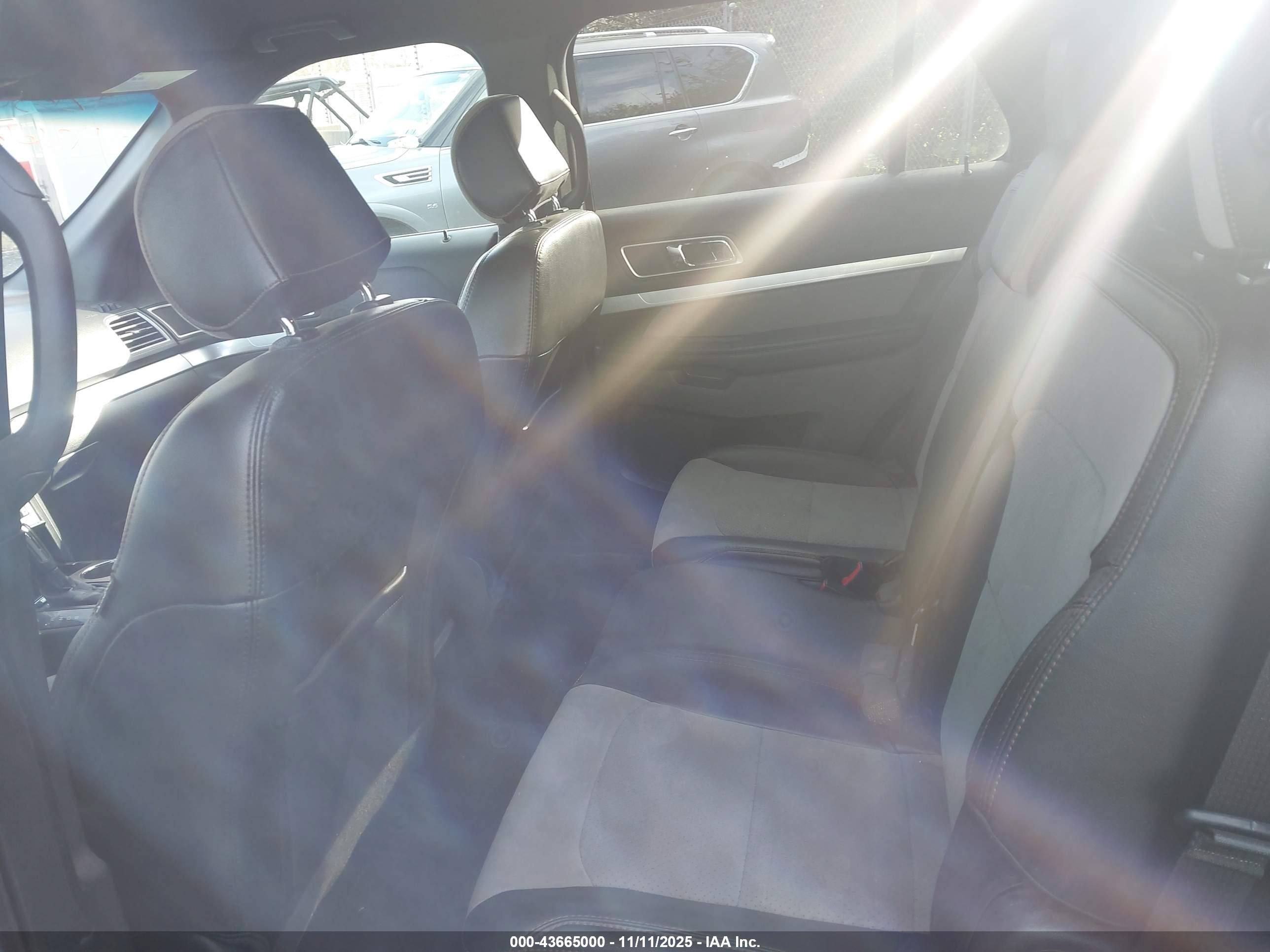 FORD EXPLORER image 8