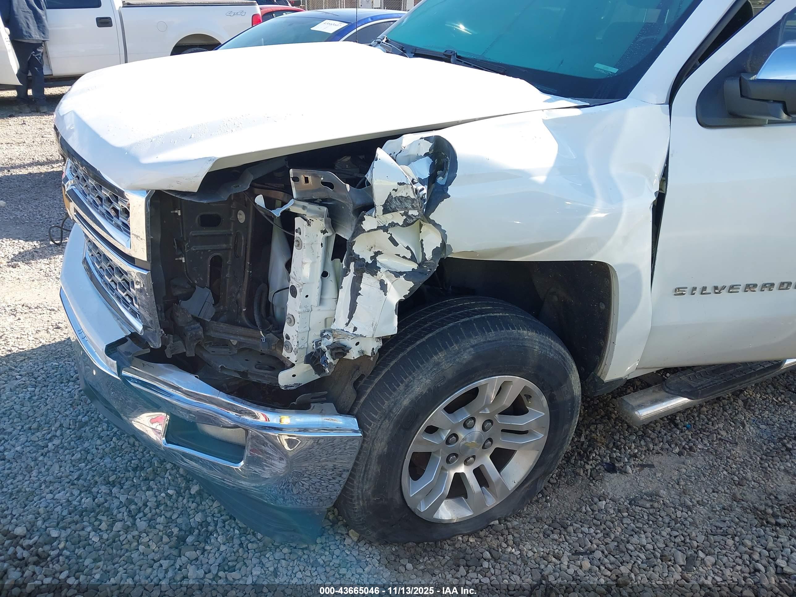 CHEVROLET SILVERADO image 6