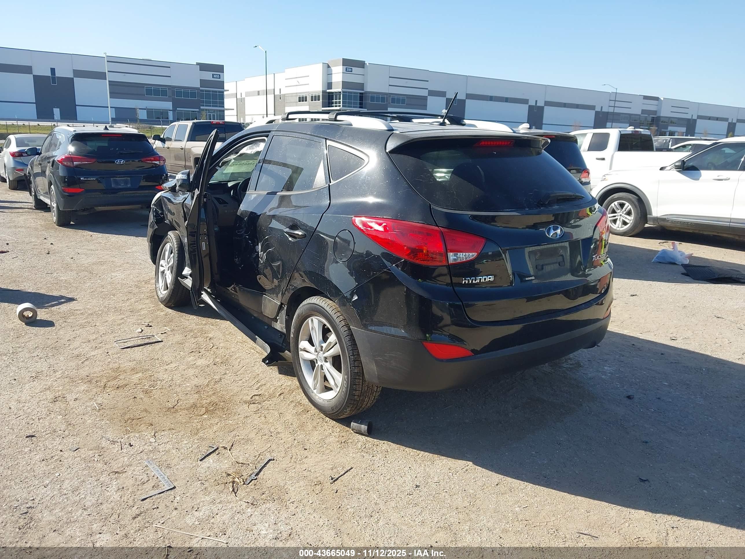 HYUNDAI TUCSON image 3