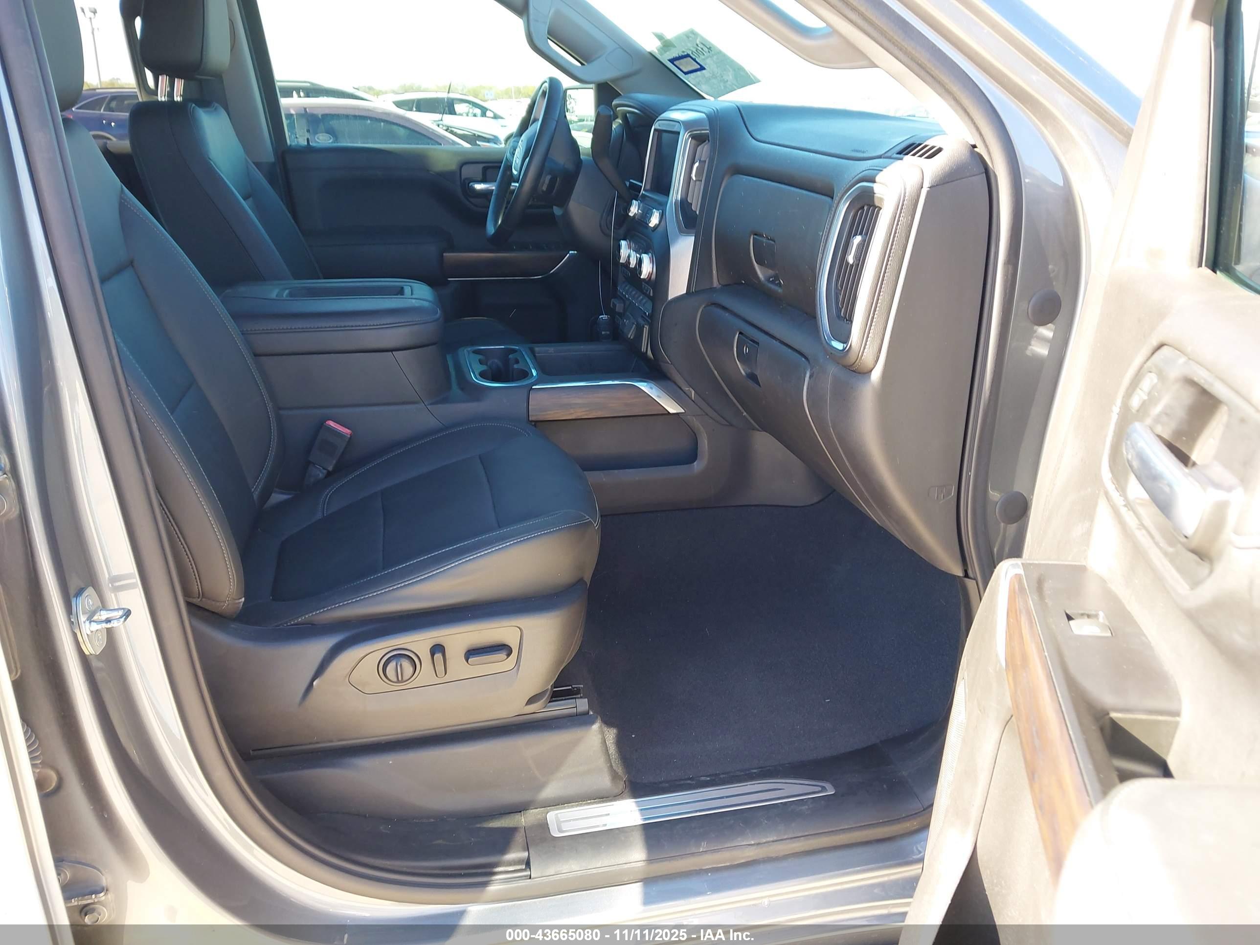 GMC SIERRA image 5