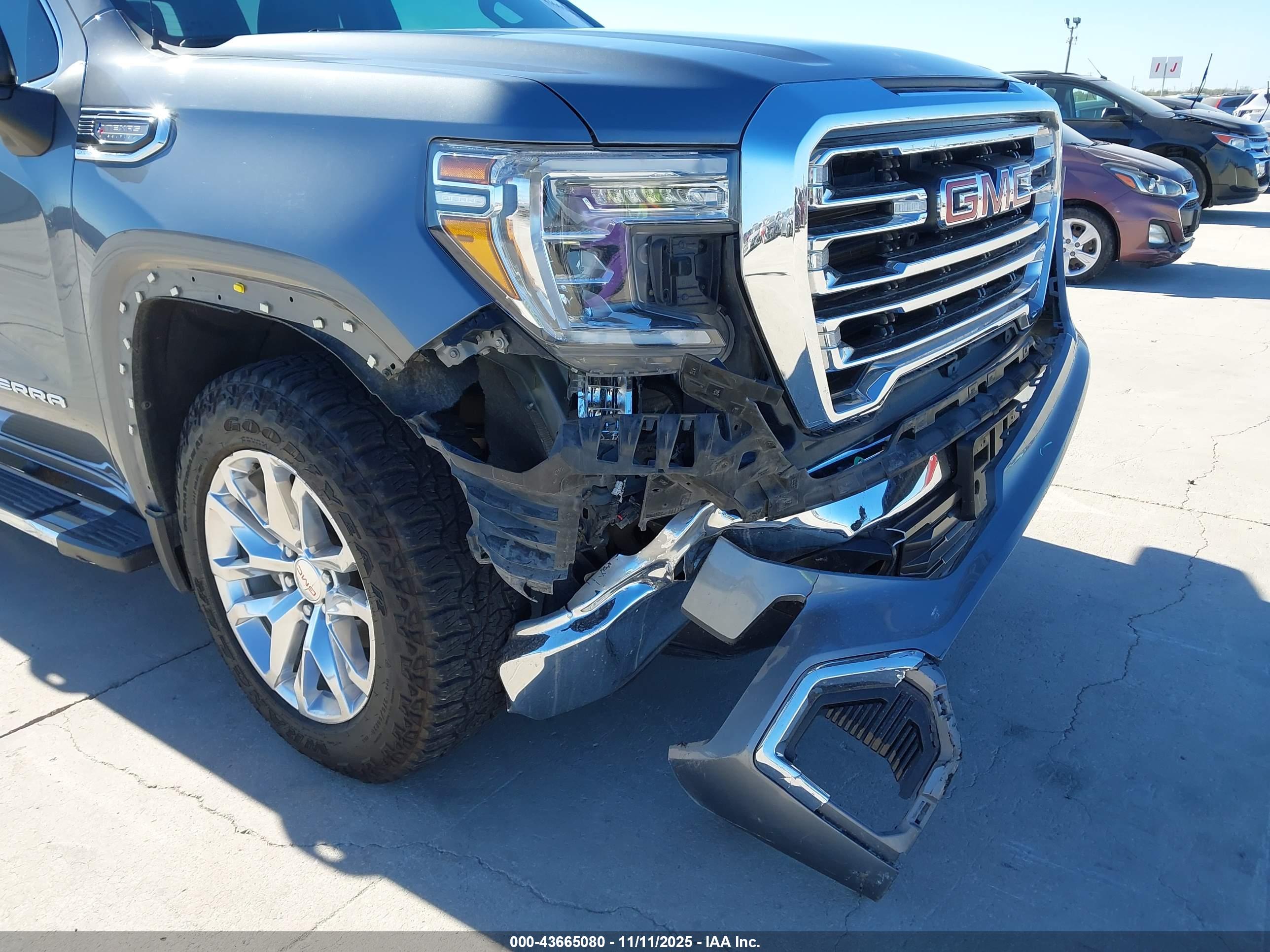 GMC SIERRA image 6