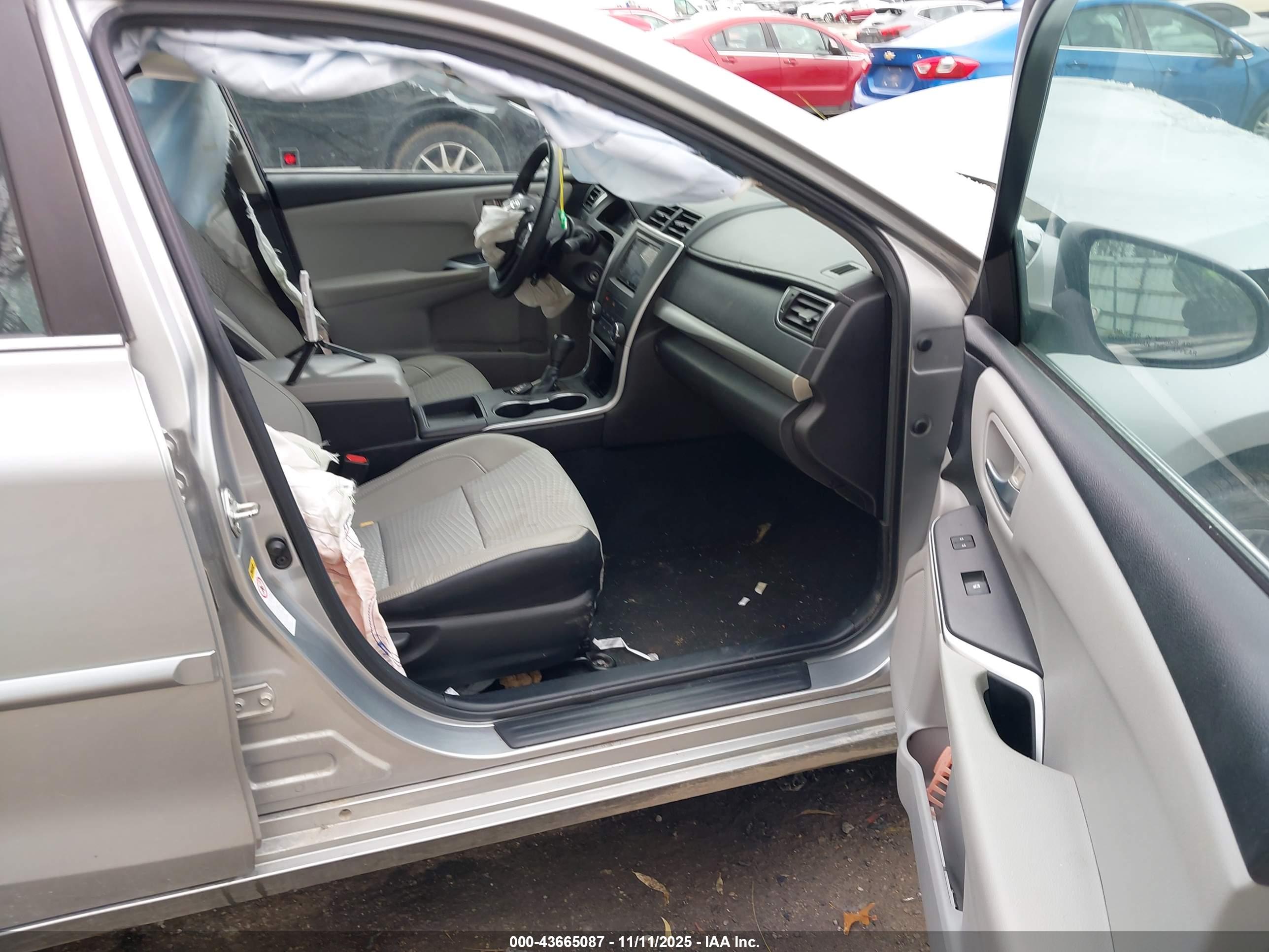 TOYOTA CAMRY image 5
