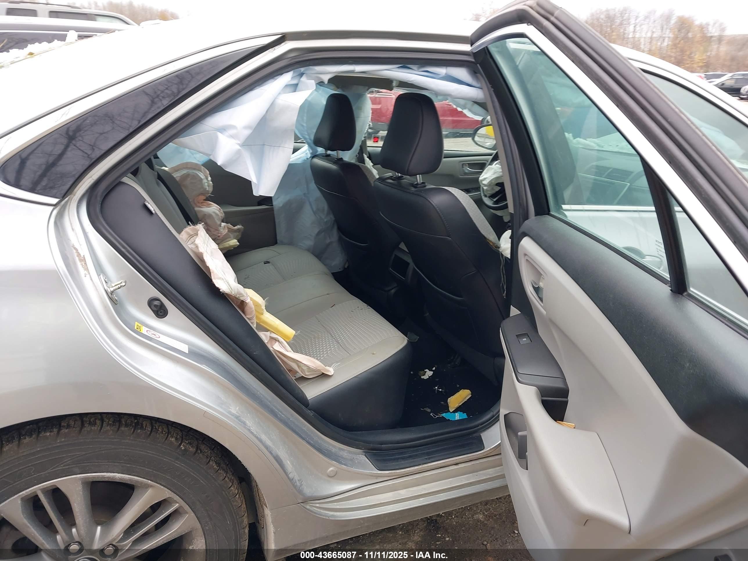 TOYOTA CAMRY image 8