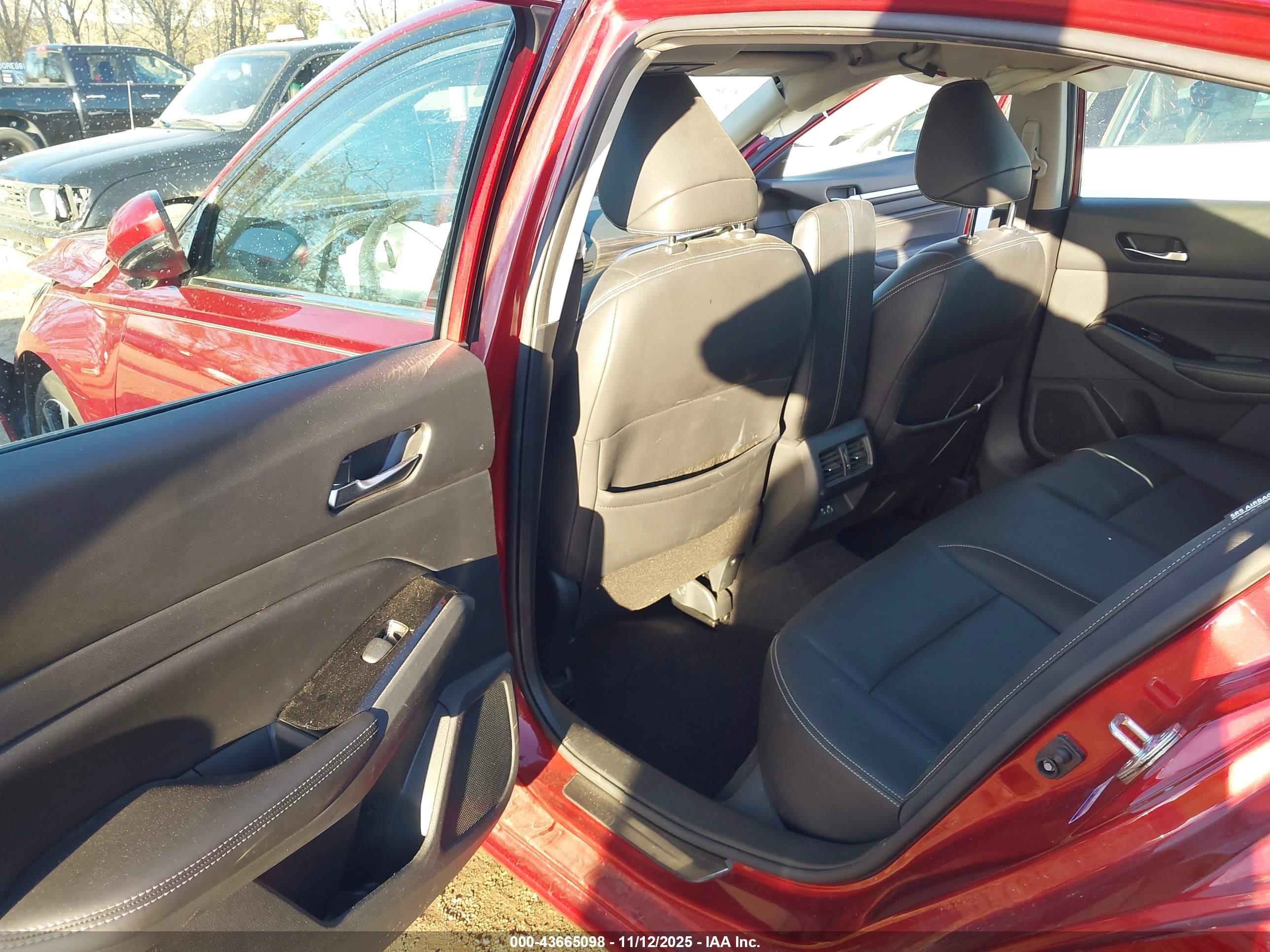 NISSAN ALTIMA image 8